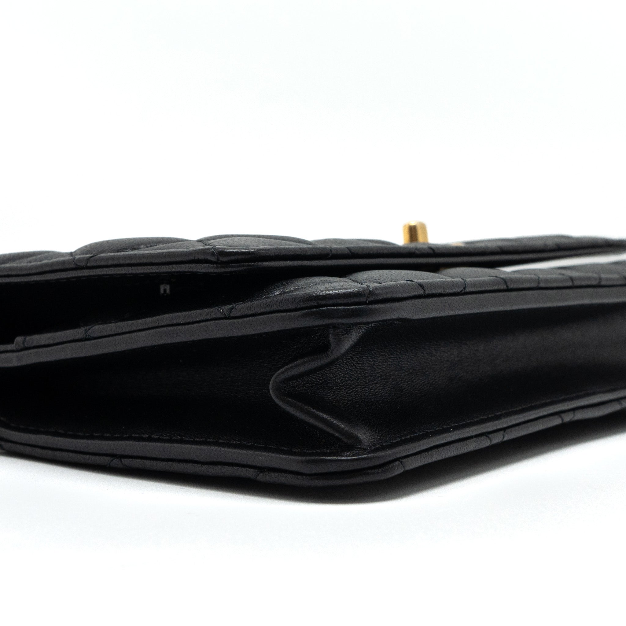 chanel-pearl-crush-wallet-on-chain-lambskin-black-ghw-microchip-9