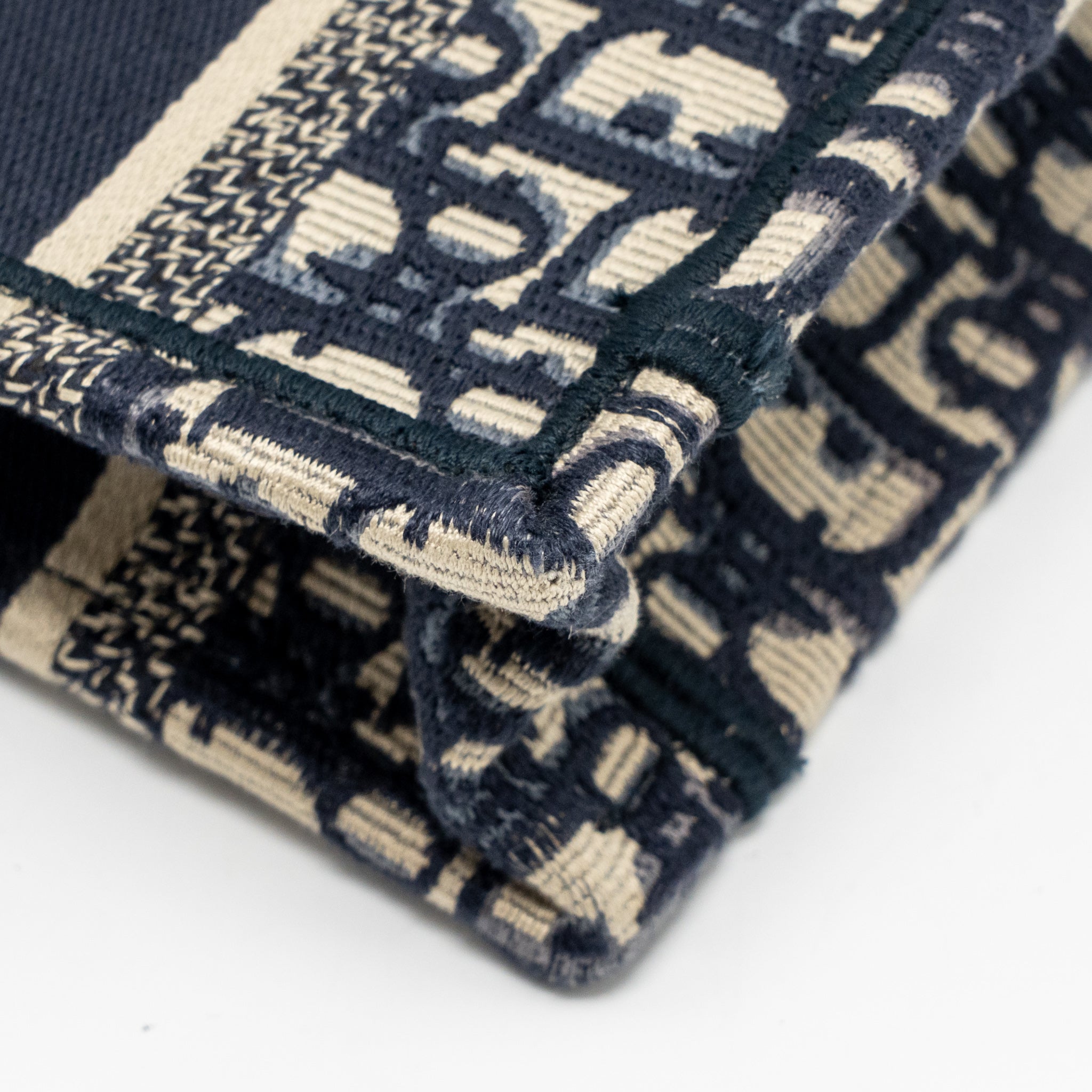 dior-mini-book-tote-oblique-embroidery-blue