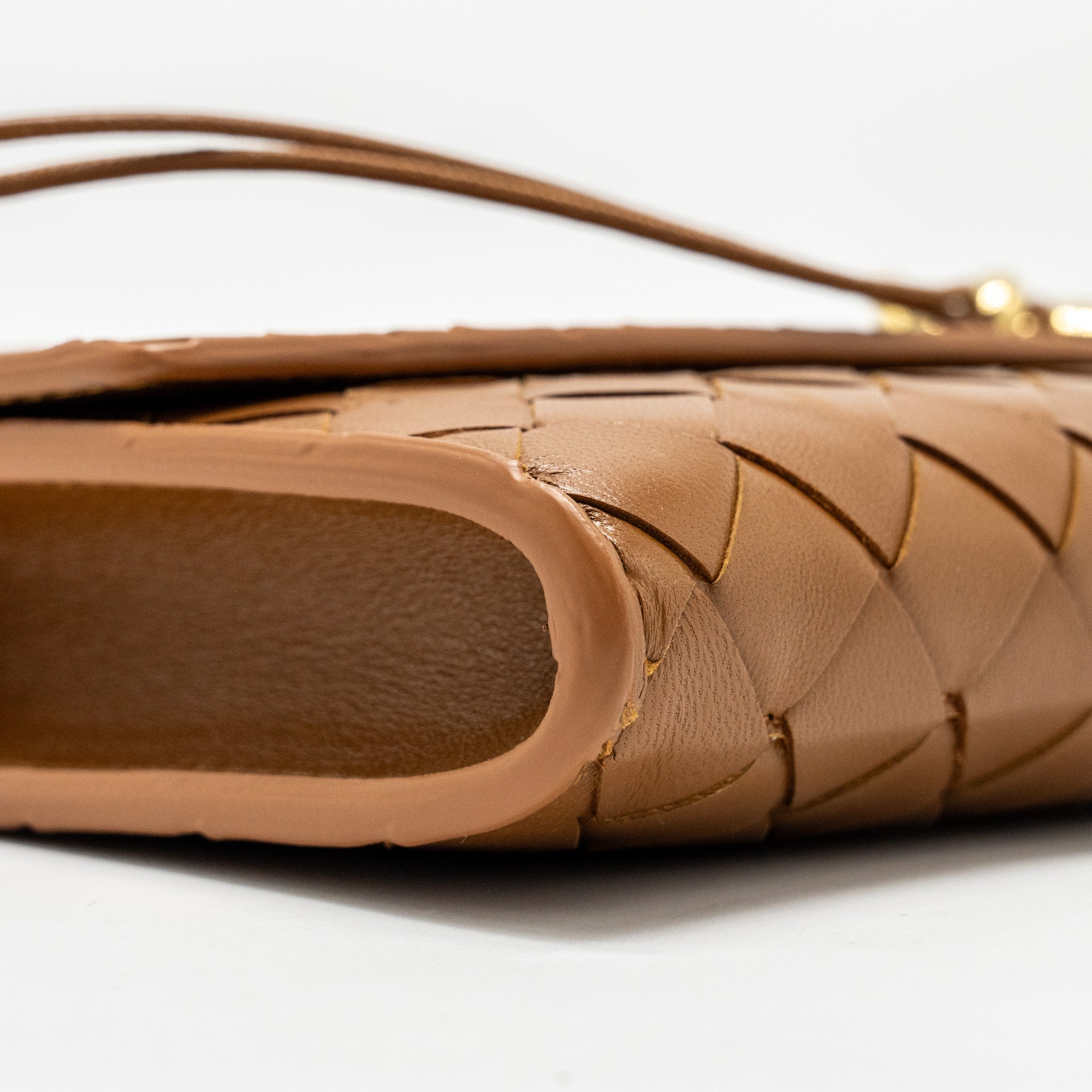 bottega-veneta-andiamo-clutch-bag-lambskin-brown-ghw