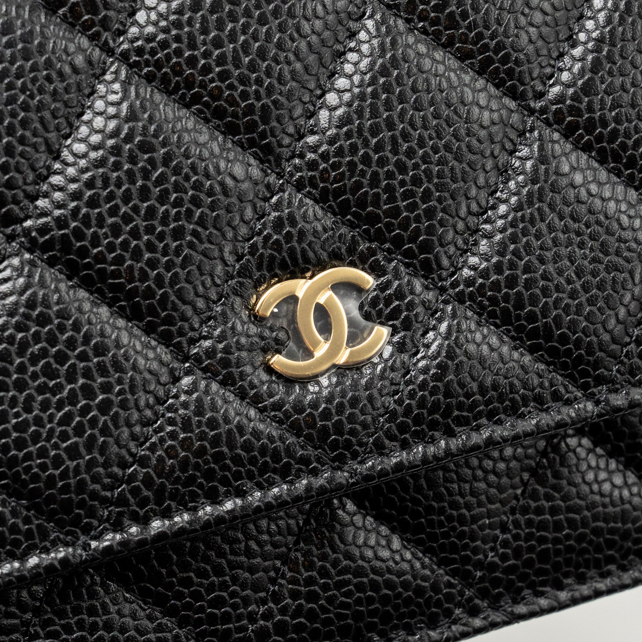 chanel-classic-wallet-on-chain-caviar-black-ghwmicrochip-copy-1