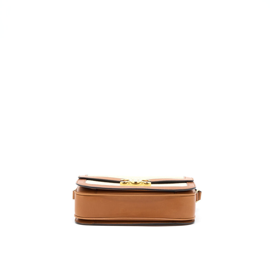 celine-medium-triomphe-bag-in-textile-natural-calfskin-ghw