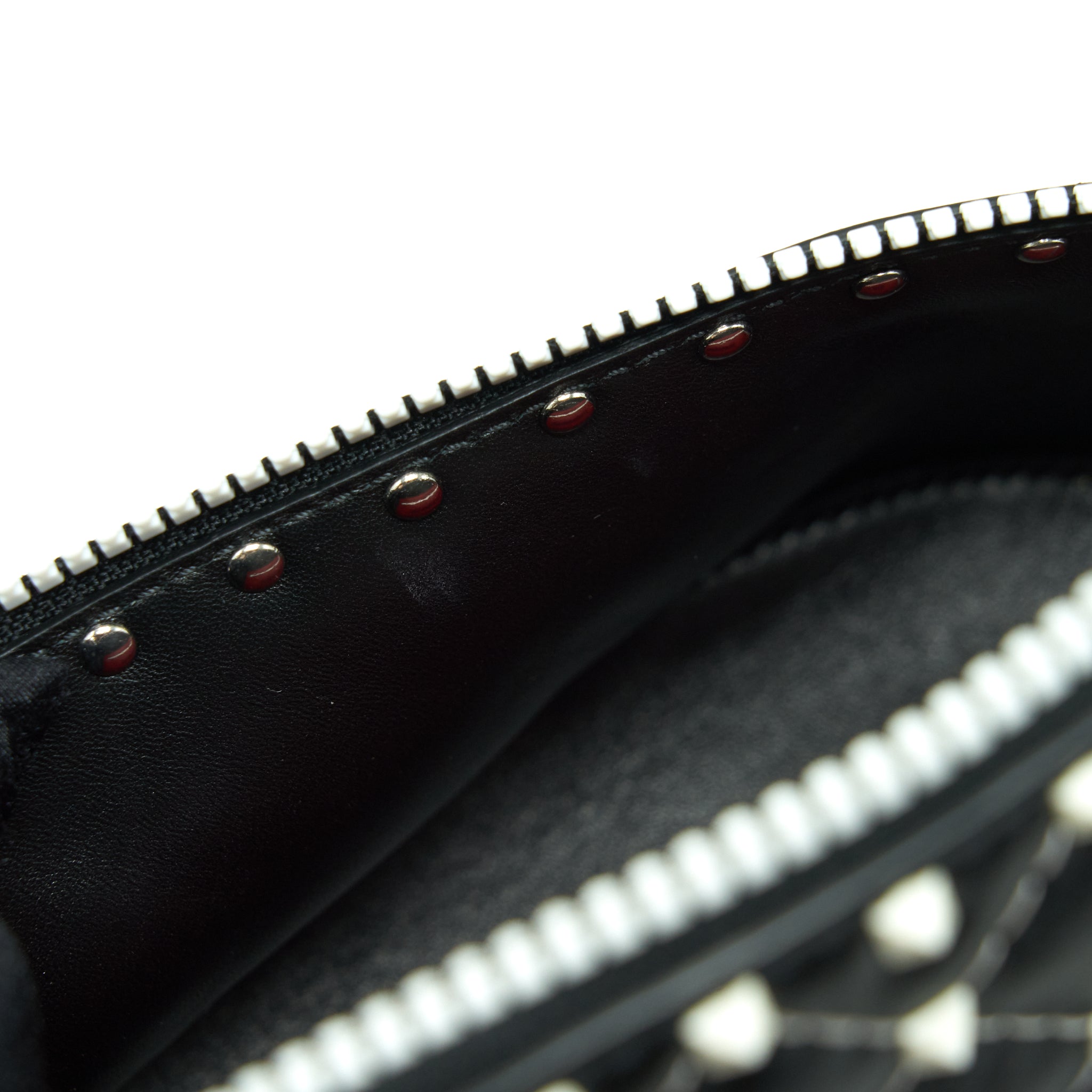 valentino-rockstud-belt-bag-black-white-hardware