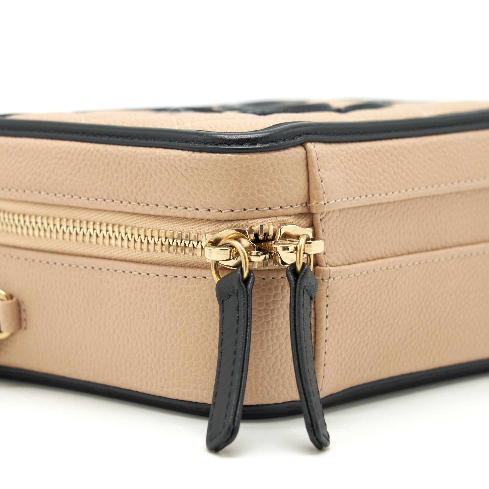 chanel-mini-vanity-filigree-caviar-beige-black-lghw