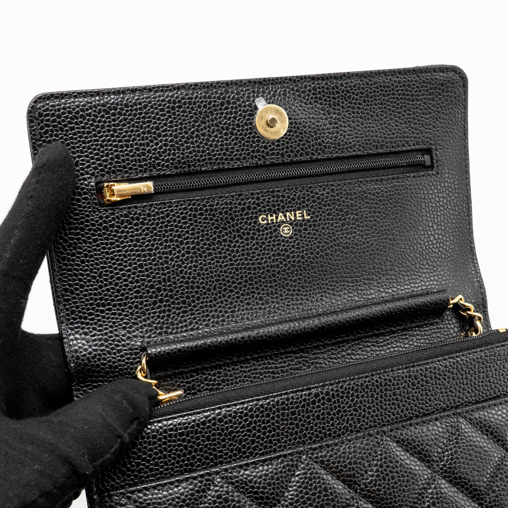 chanel-classic-wallet-on-chain-caviar-black-ghwmicrochip-copy-1