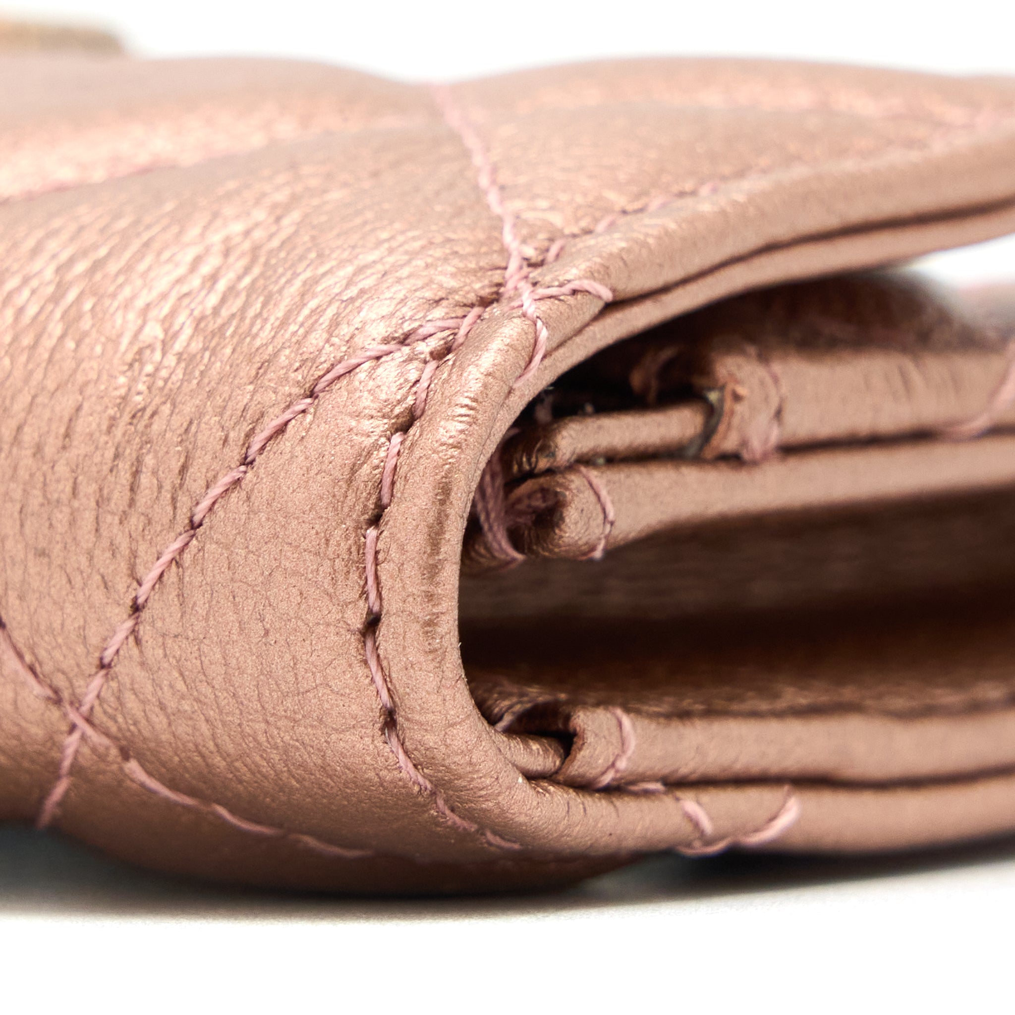 chanel-2-55-reissue-flap-card-holder-metallic-grained-calfskin-21a-rose-gold-rghw