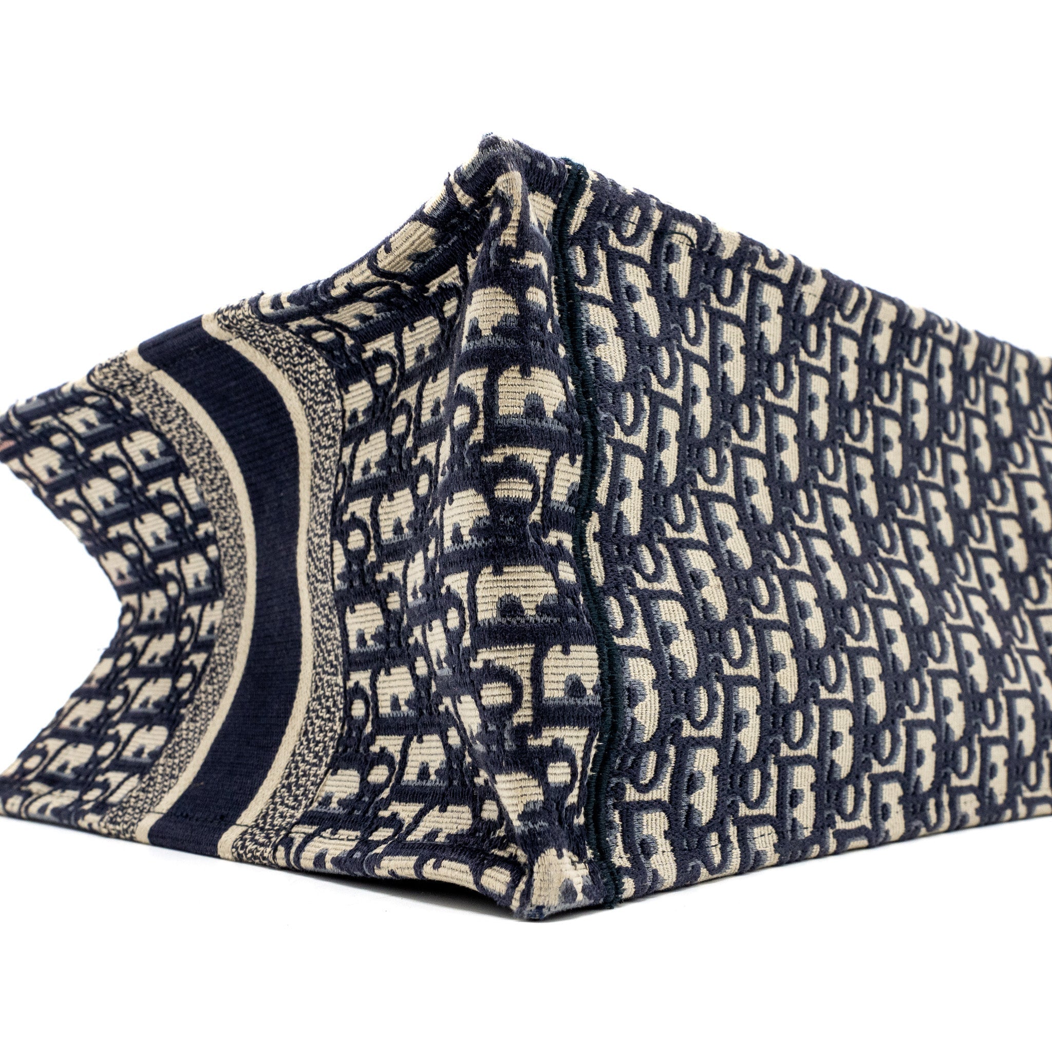 dior-medium-book-tote-blue-oblique-emboidery