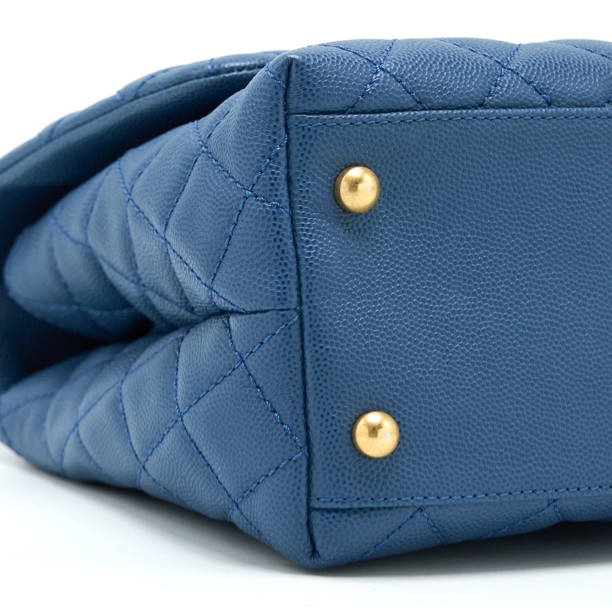 chanel-medium-coco-handle-flap-bag-caviar-ghw