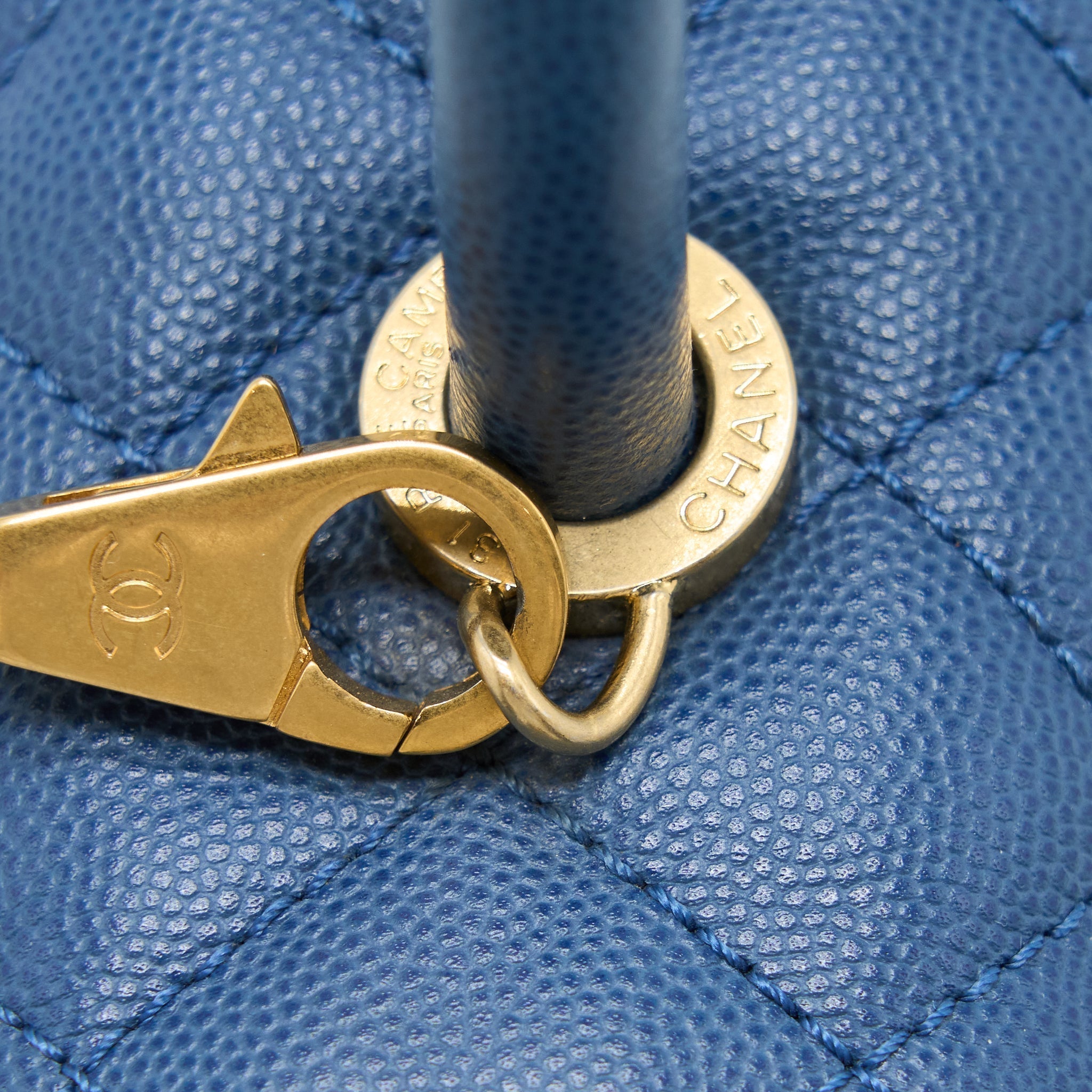 chanel-medium-coco-handle-flap-bag-caviar-ghw