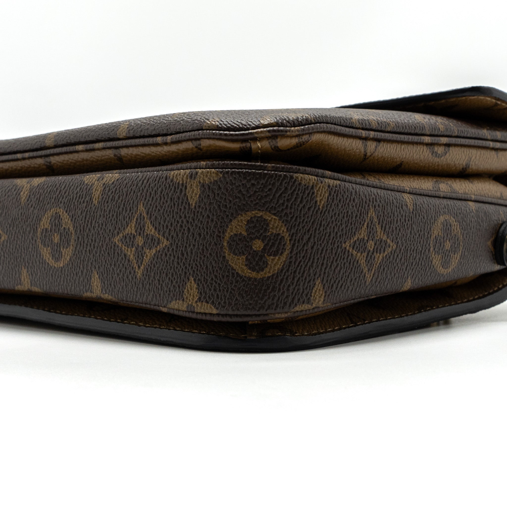 louis-vuitton-pochette-metis-monogram-reverse-canvas-ghw-6