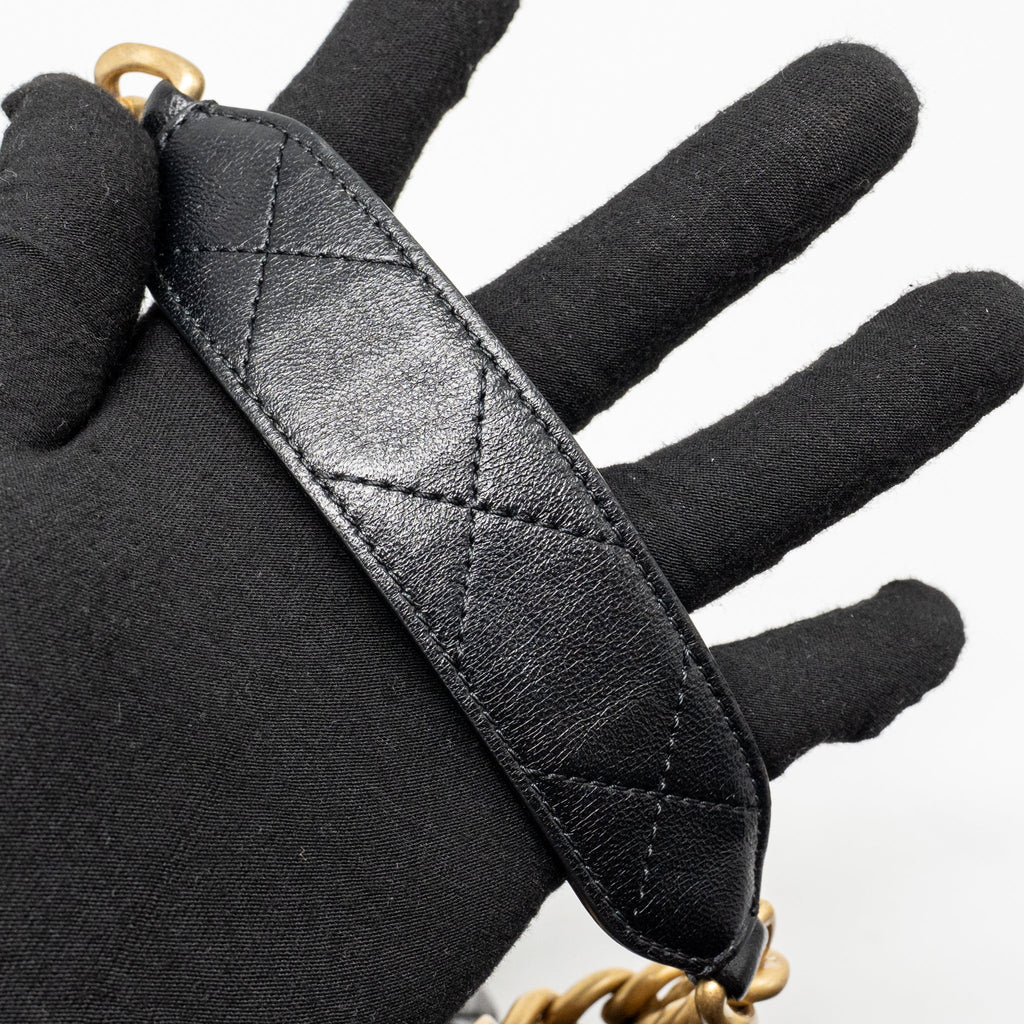 chanel-25c-maxi-hobo-bag-lambskin-black-ghw-microchip