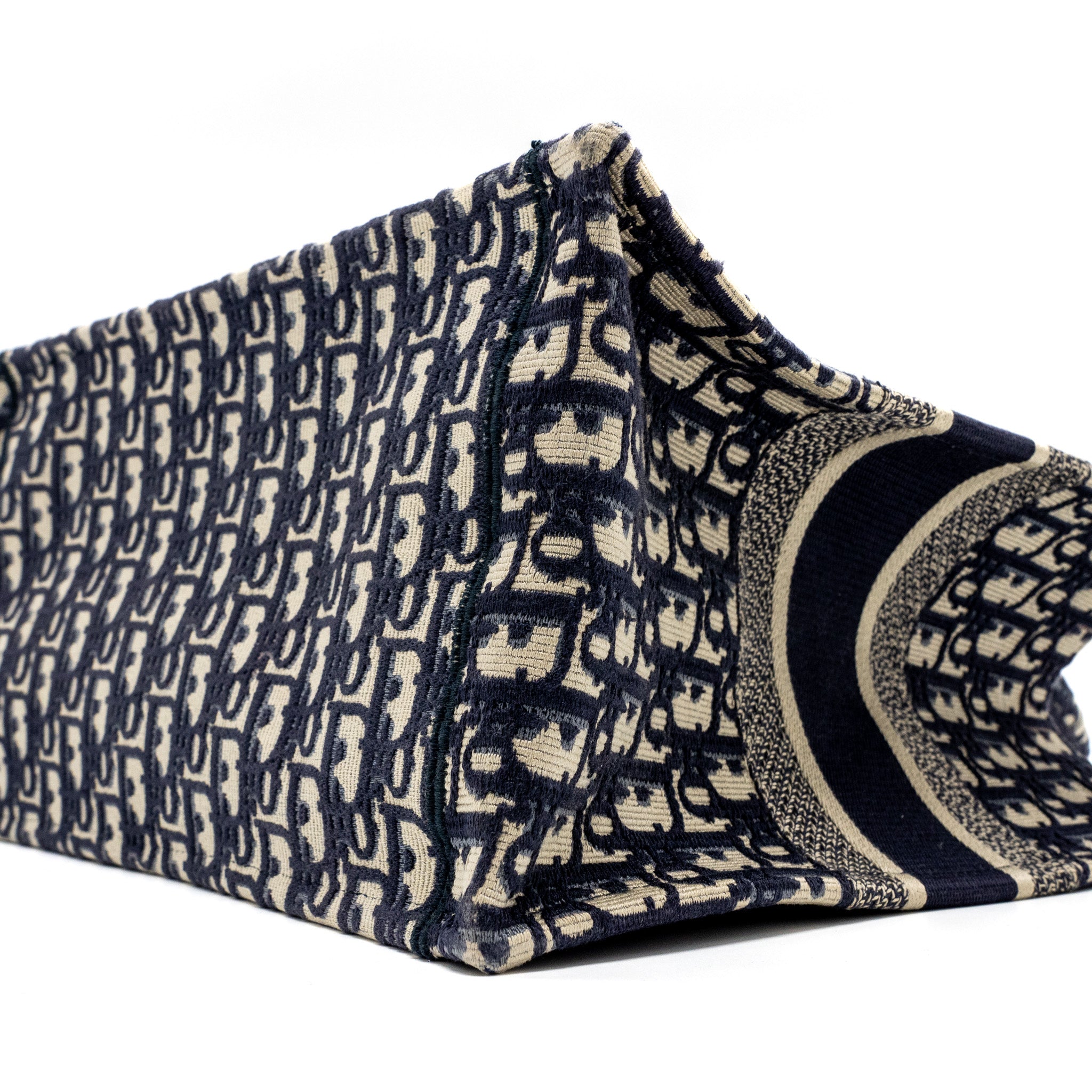 dior-medium-book-tote-blue-oblique-emboidery