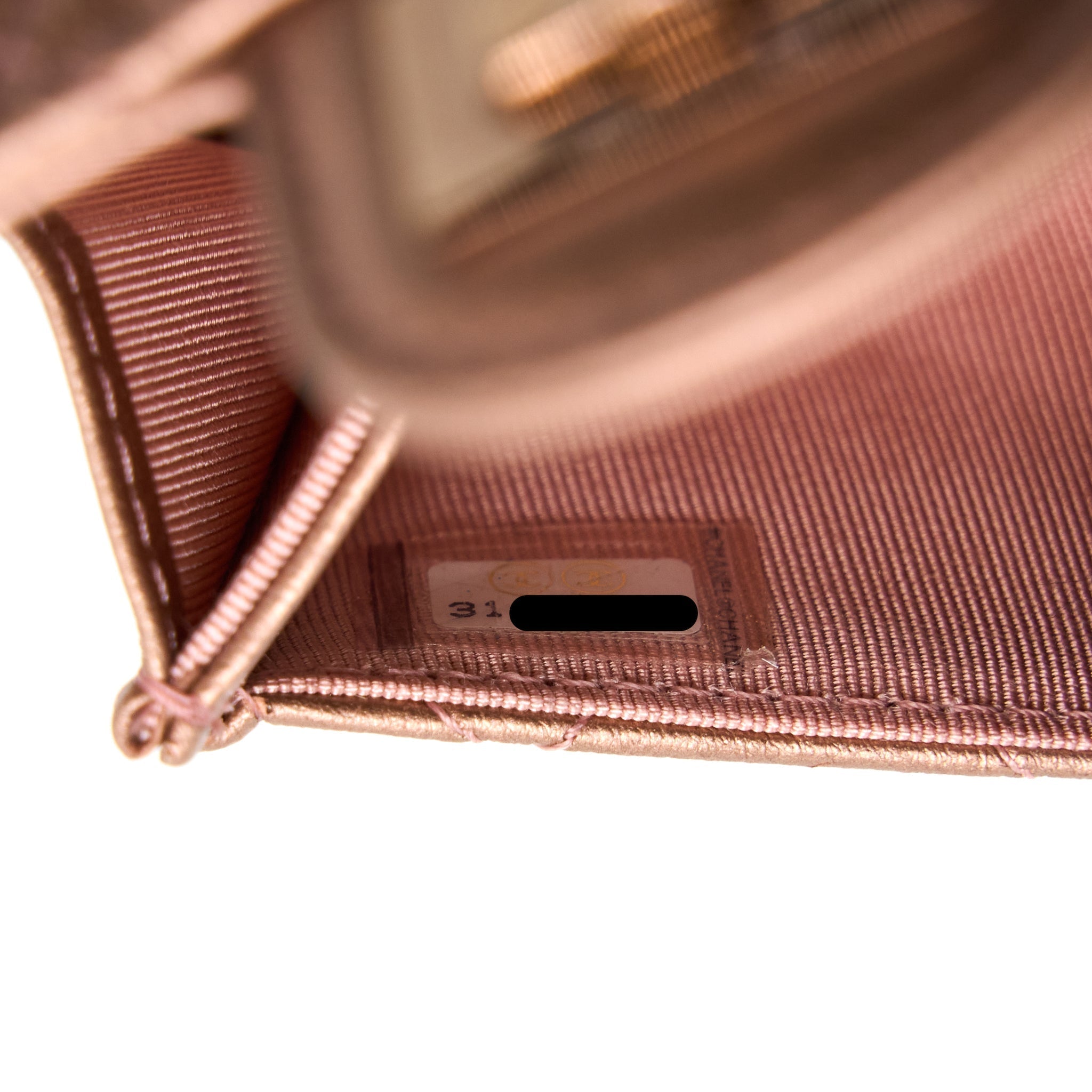 chanel-2-55-reissue-flap-card-holder-metallic-grained-calfskin-21a-rose-gold-rghw