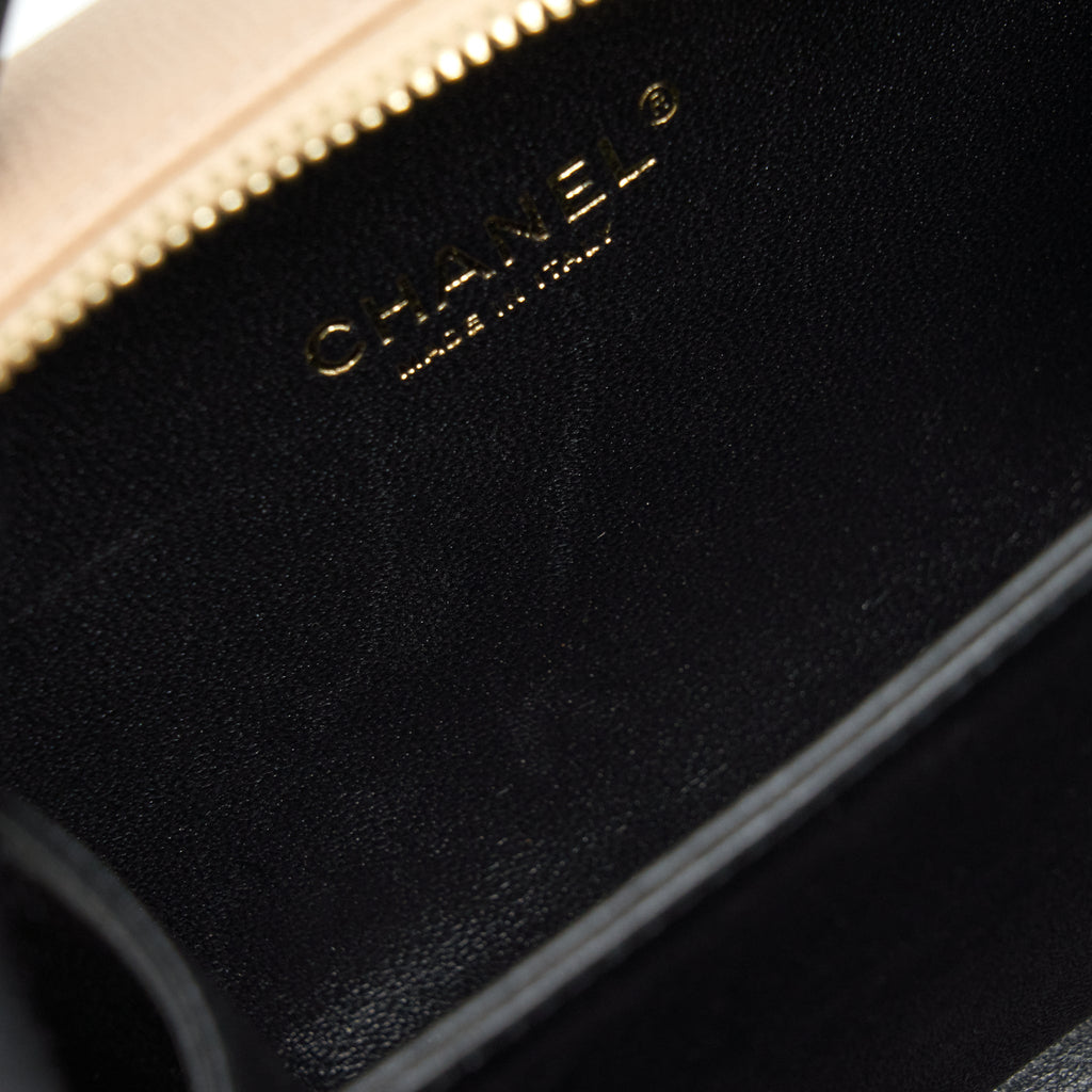 chanel-mini-vanity-filigree-caviar-beige-black-lghw