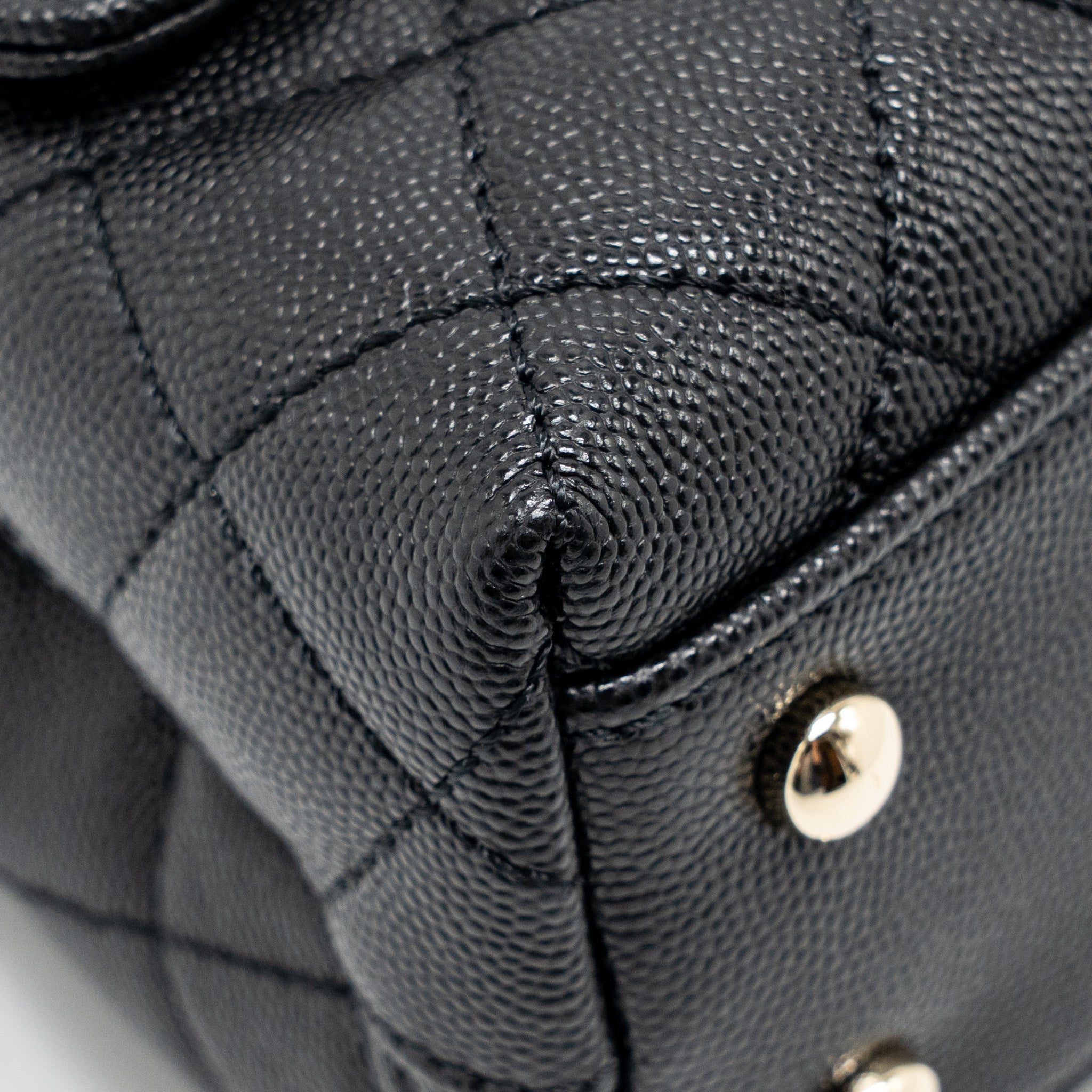 chanel-small-coco-handle-caviar-black-lghwmicrochip