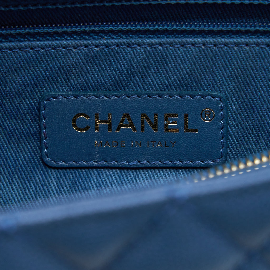 chanel-medium-coco-handle-flap-bag-caviar-ghw