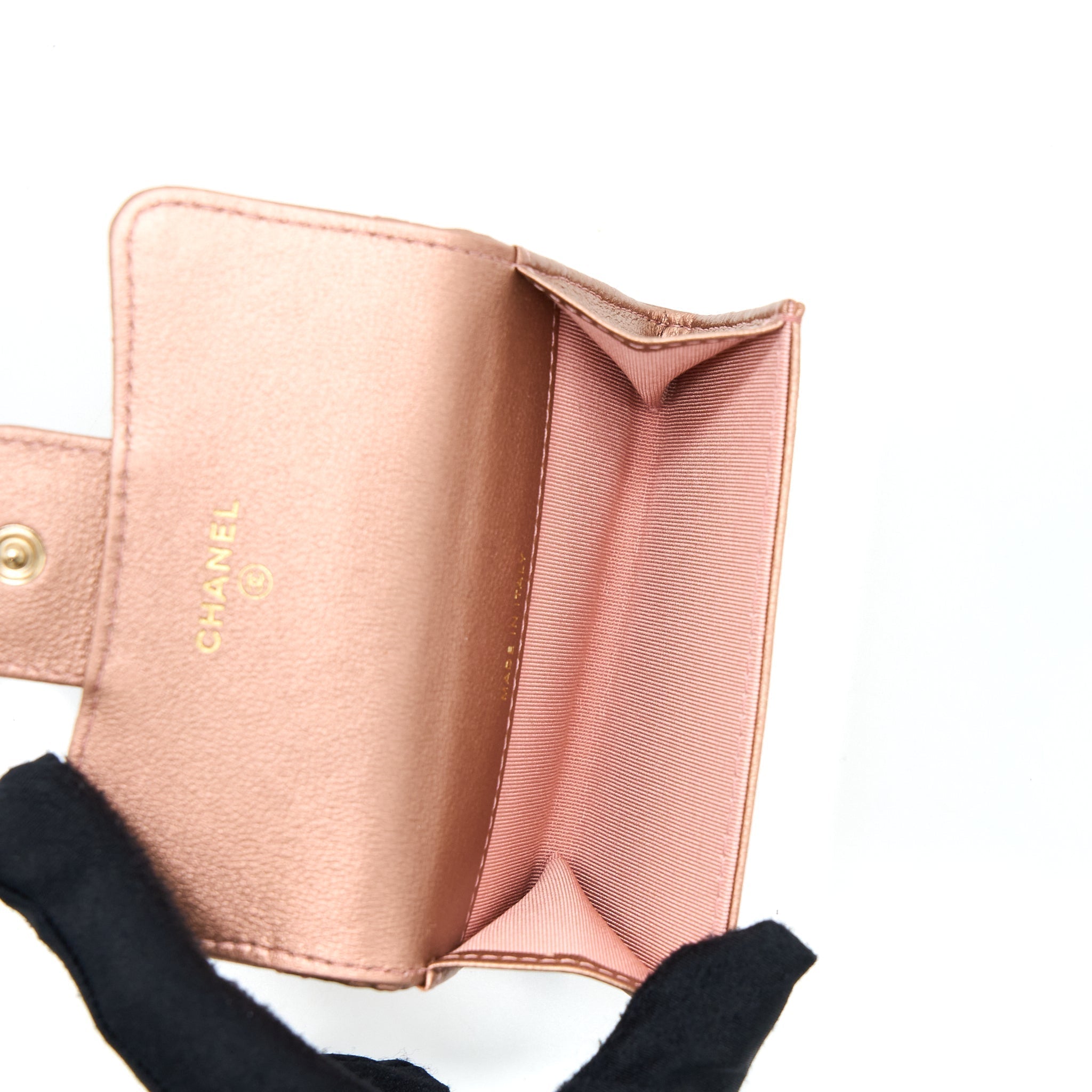 chanel-2-55-reissue-flap-card-holder-metallic-grained-calfskin-21a-rose-gold-rghw