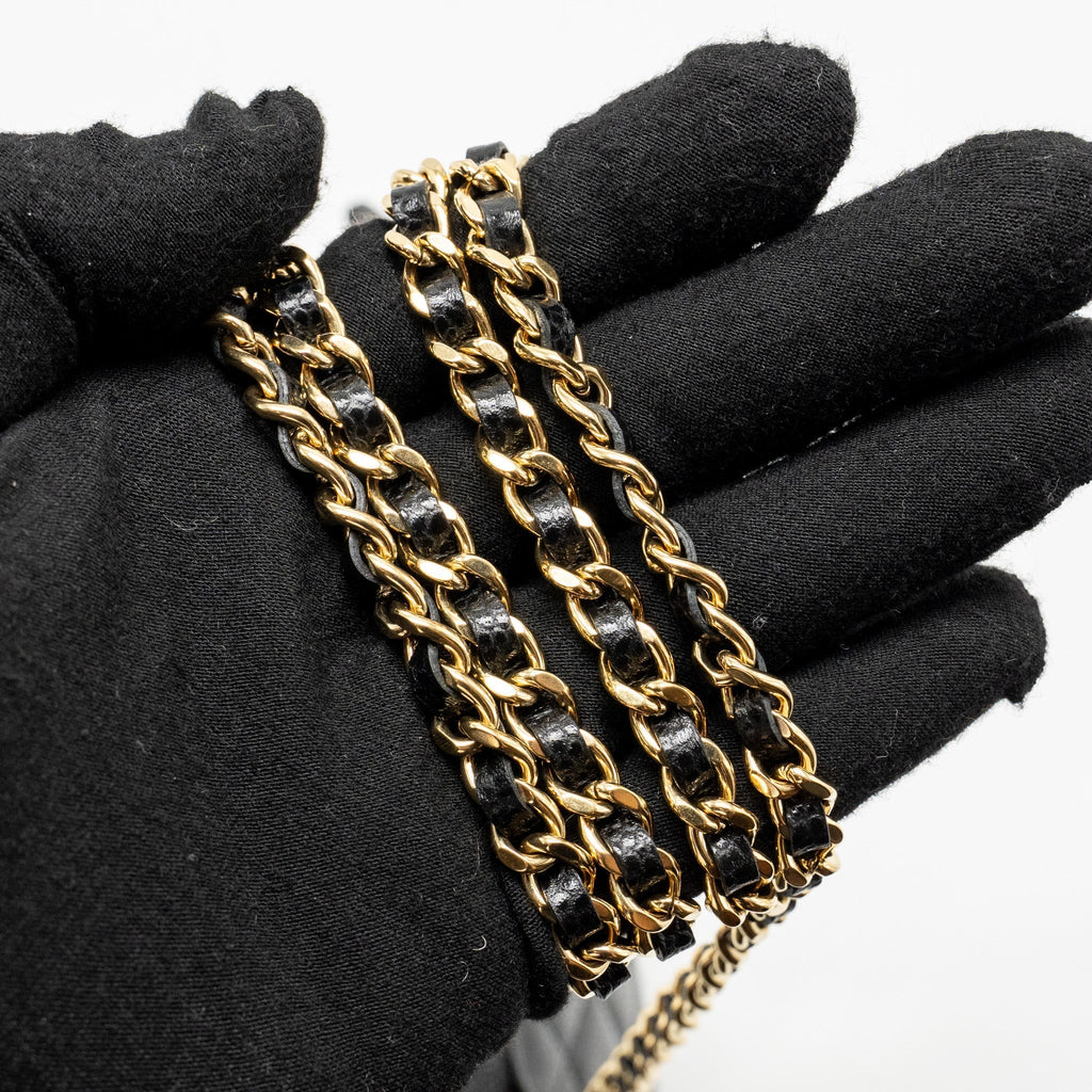 chanel-classic-wallet-on-chain-caviar-black-ghwmicrochip-copy-1