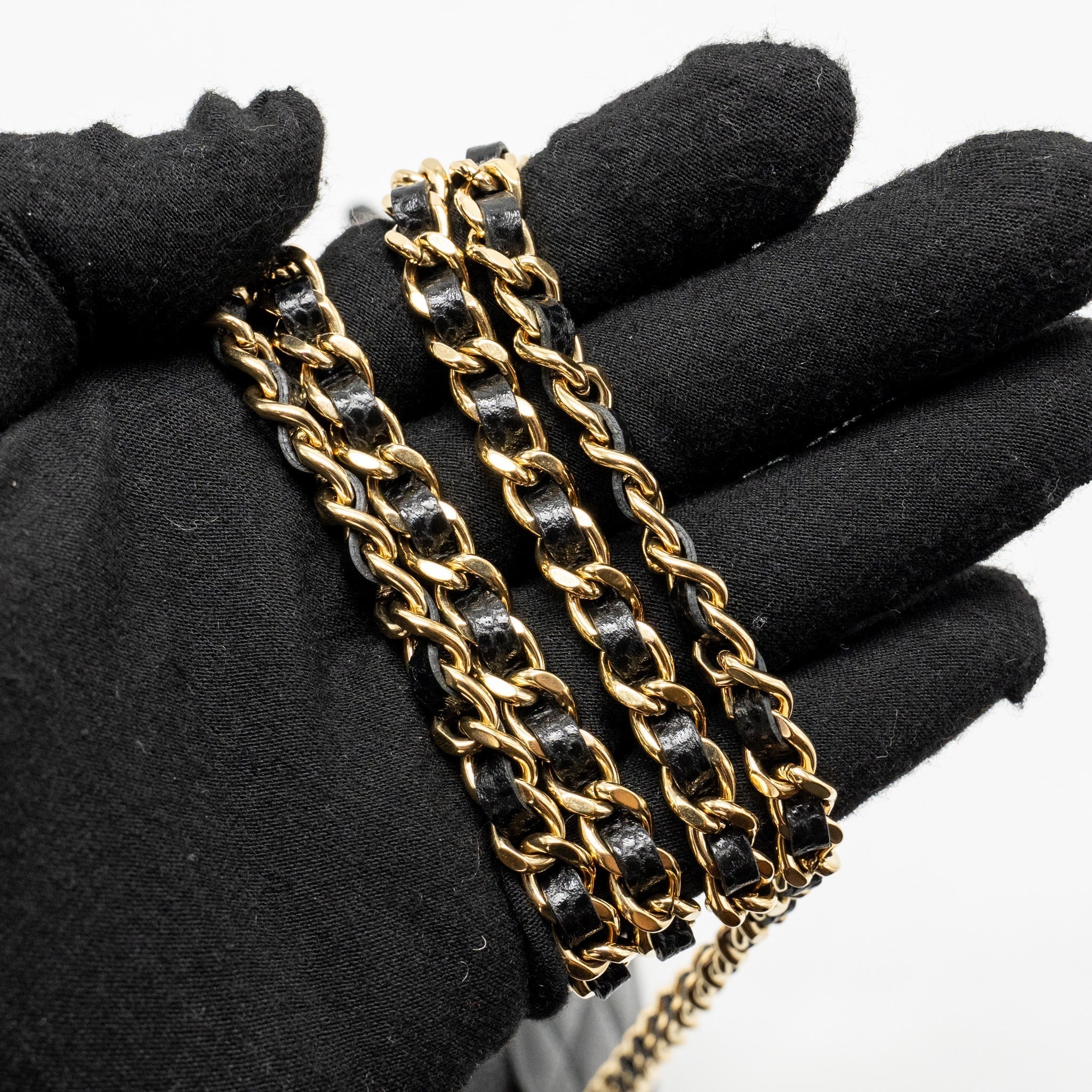 chanel-classic-wallet-on-chain-caviar-black-ghwmicrochip-copy-1