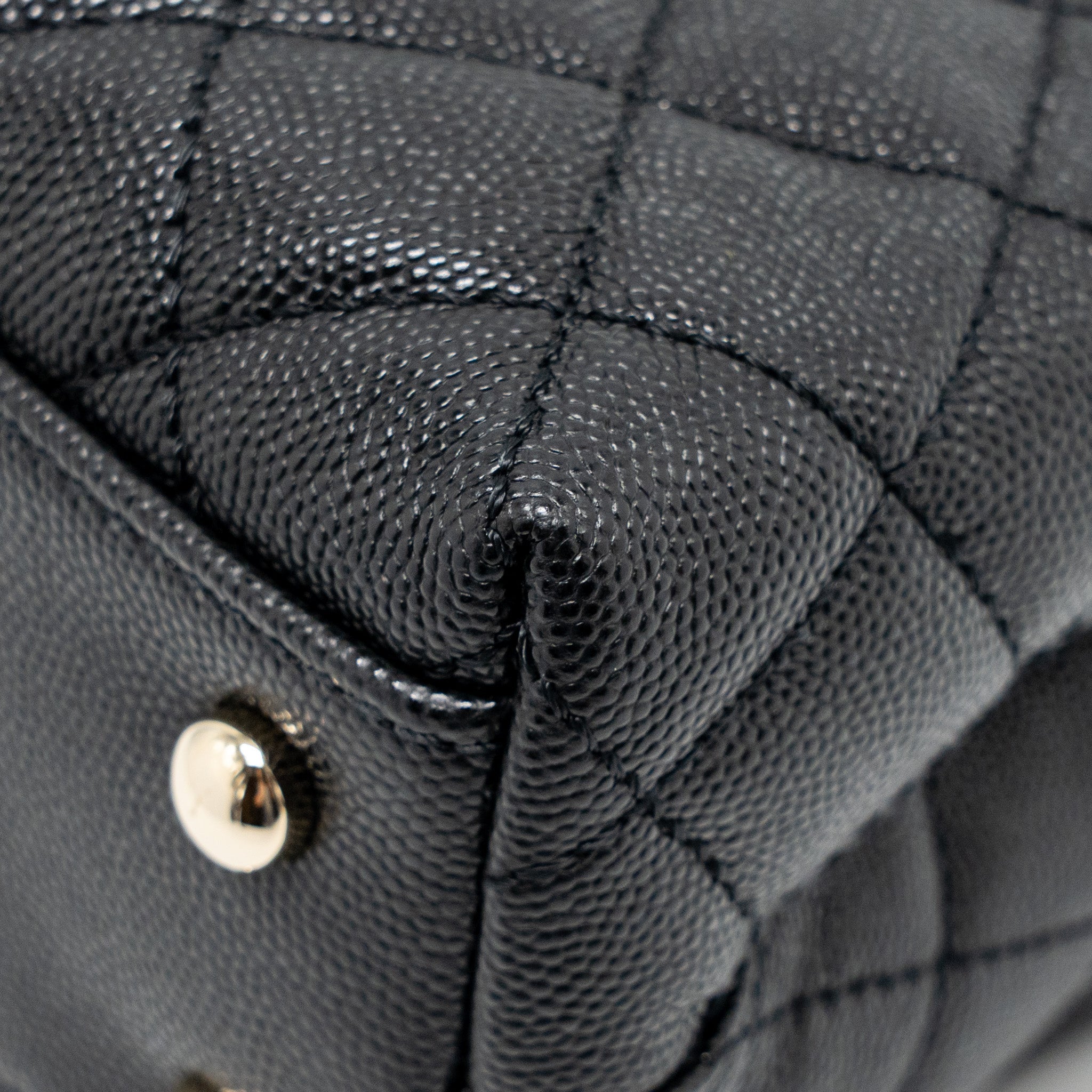 chanel-small-coco-handle-caviar-black-lghwmicrochip