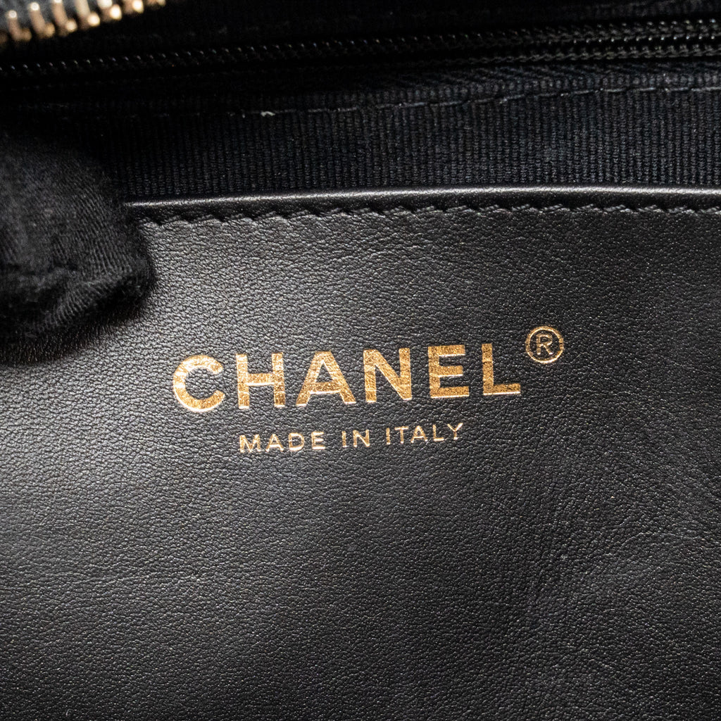 chanel-25c-maxi-hobo-bag-lambskin-black-ghw-microchip