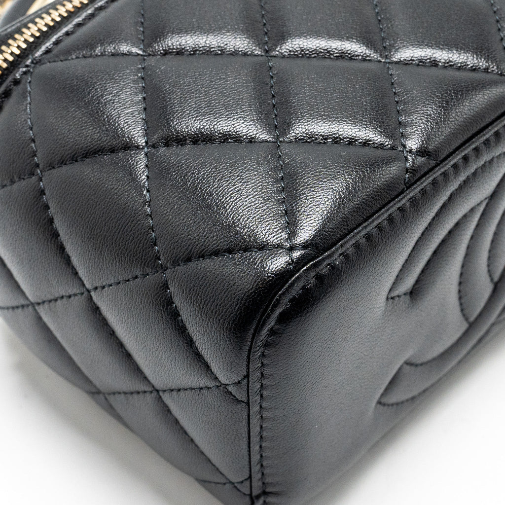 chanel-top-handle-long-vanity-case-lambskin-black-lghw-microchip-1