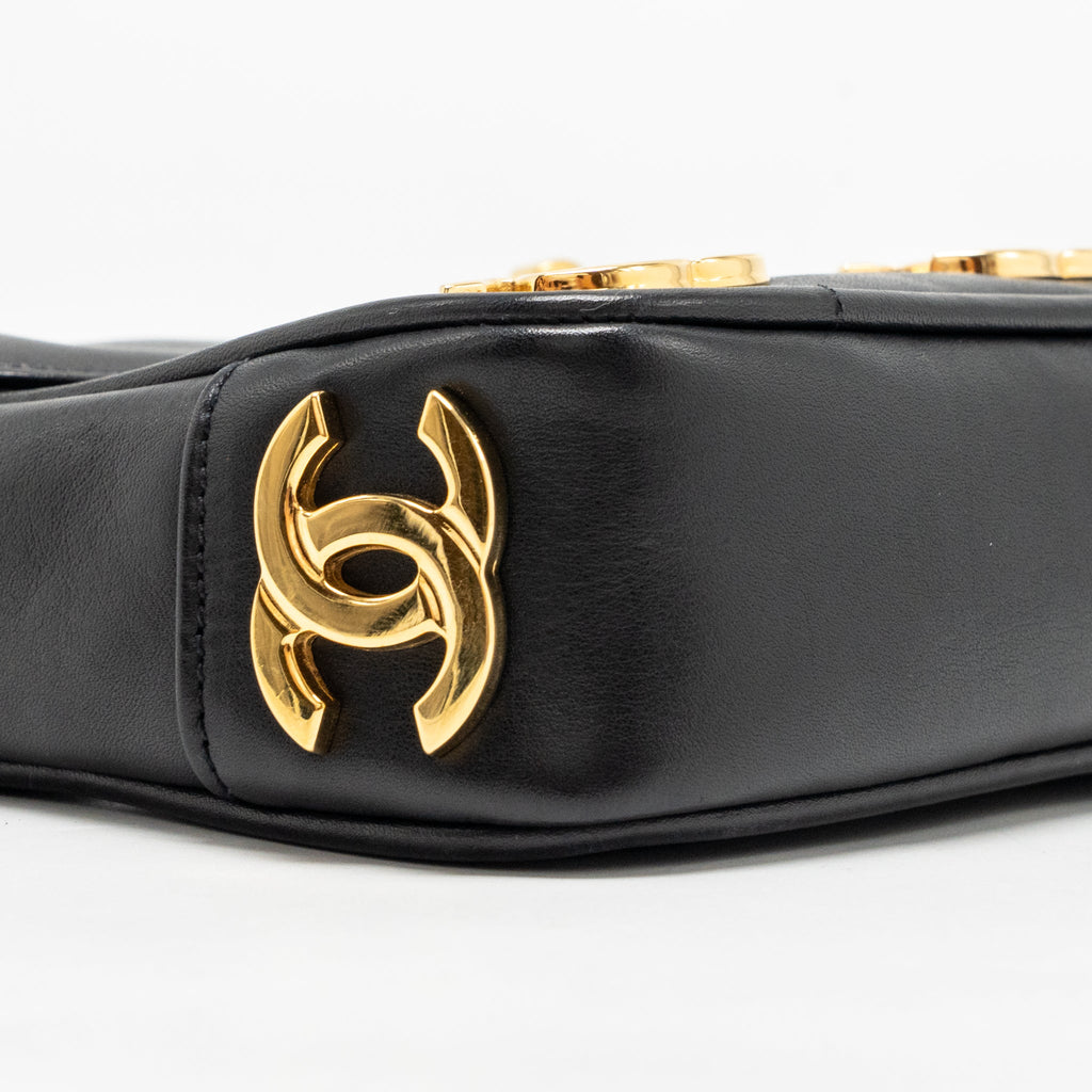 chanel-vintage-cc-logo-flap-belt-bag-smooth-calfskin-black-ghw