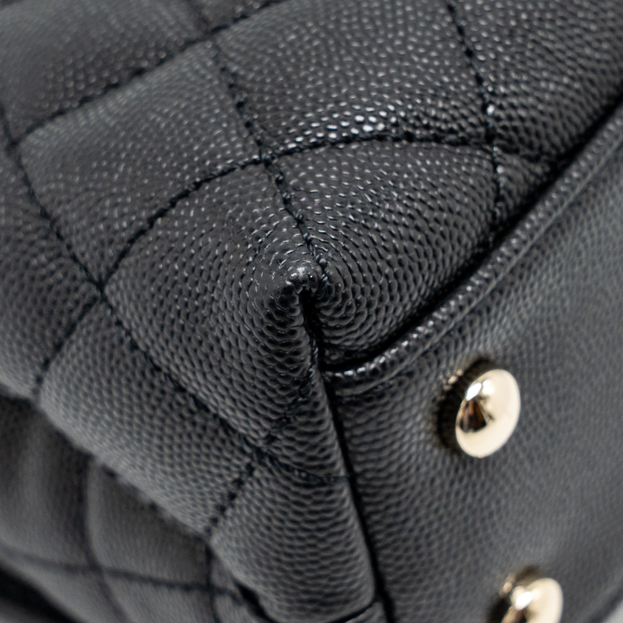 chanel-small-coco-handle-caviar-black-lghwmicrochip