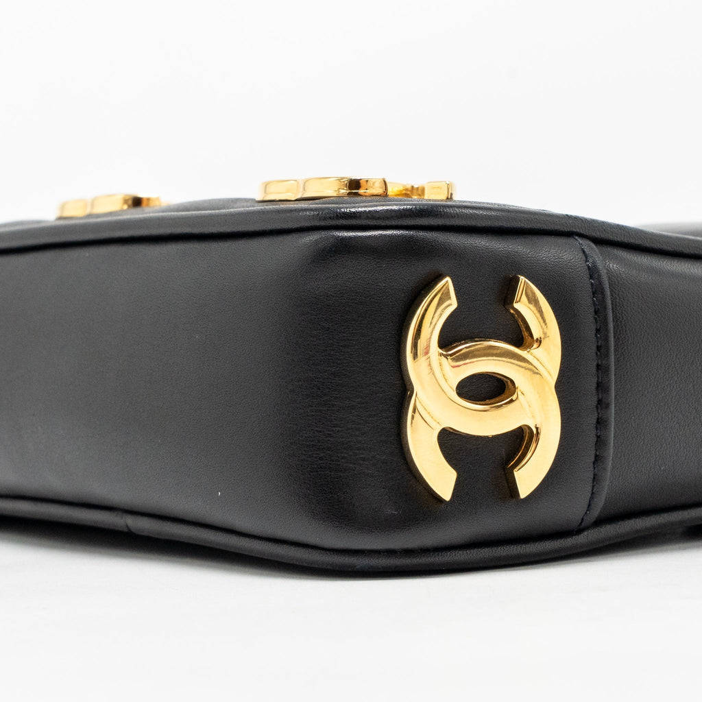 chanel-vintage-cc-logo-flap-belt-bag-smooth-calfskin-black-ghw