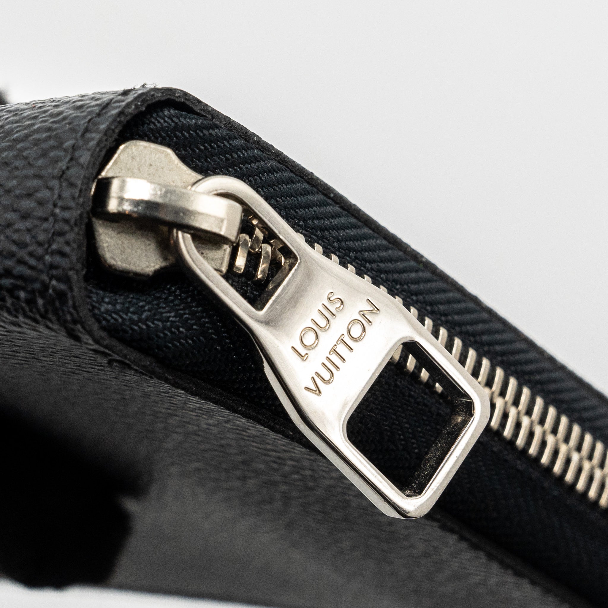 louis-vuitton-zippy-organiser-damier-graphite-canvas-black-shw