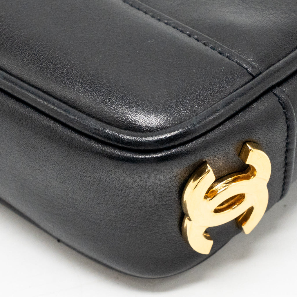 chanel-vintage-cc-logo-flap-belt-bag-smooth-calfskin-black-ghw