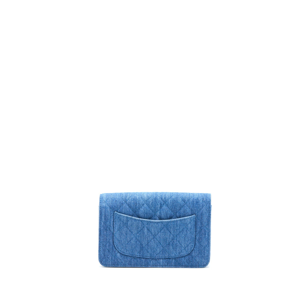 chanel-pearl-crush-wallet-on-chain-denim-light-blue-ghw-microchip