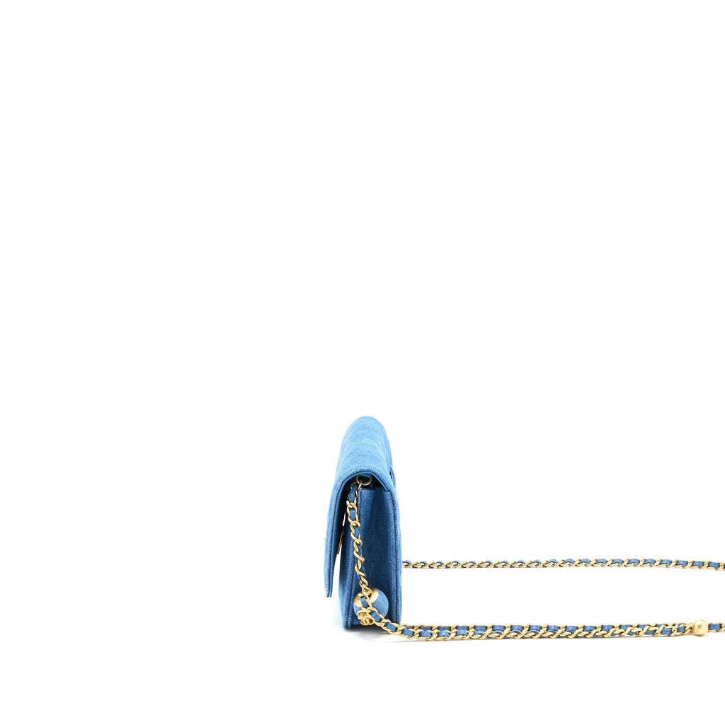 chanel-pearl-crush-wallet-on-chain-denim-light-blue-ghw-microchip