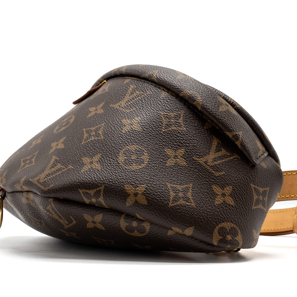 louis-vuitton-bum-bag-monogram-canvas-ghw-1