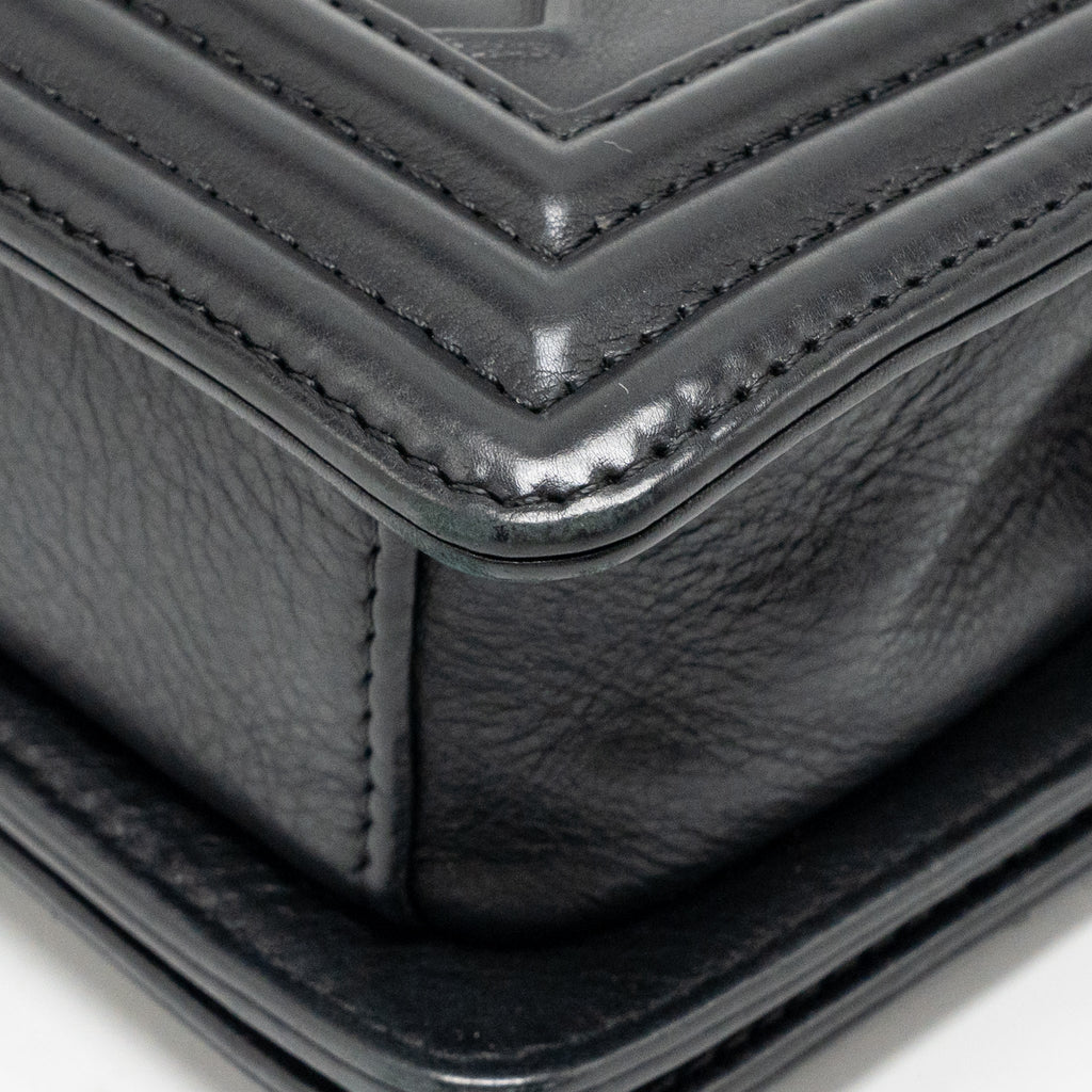 chanel-small-boy-bag-arabesque-calfskin-black-ruthenium-shw