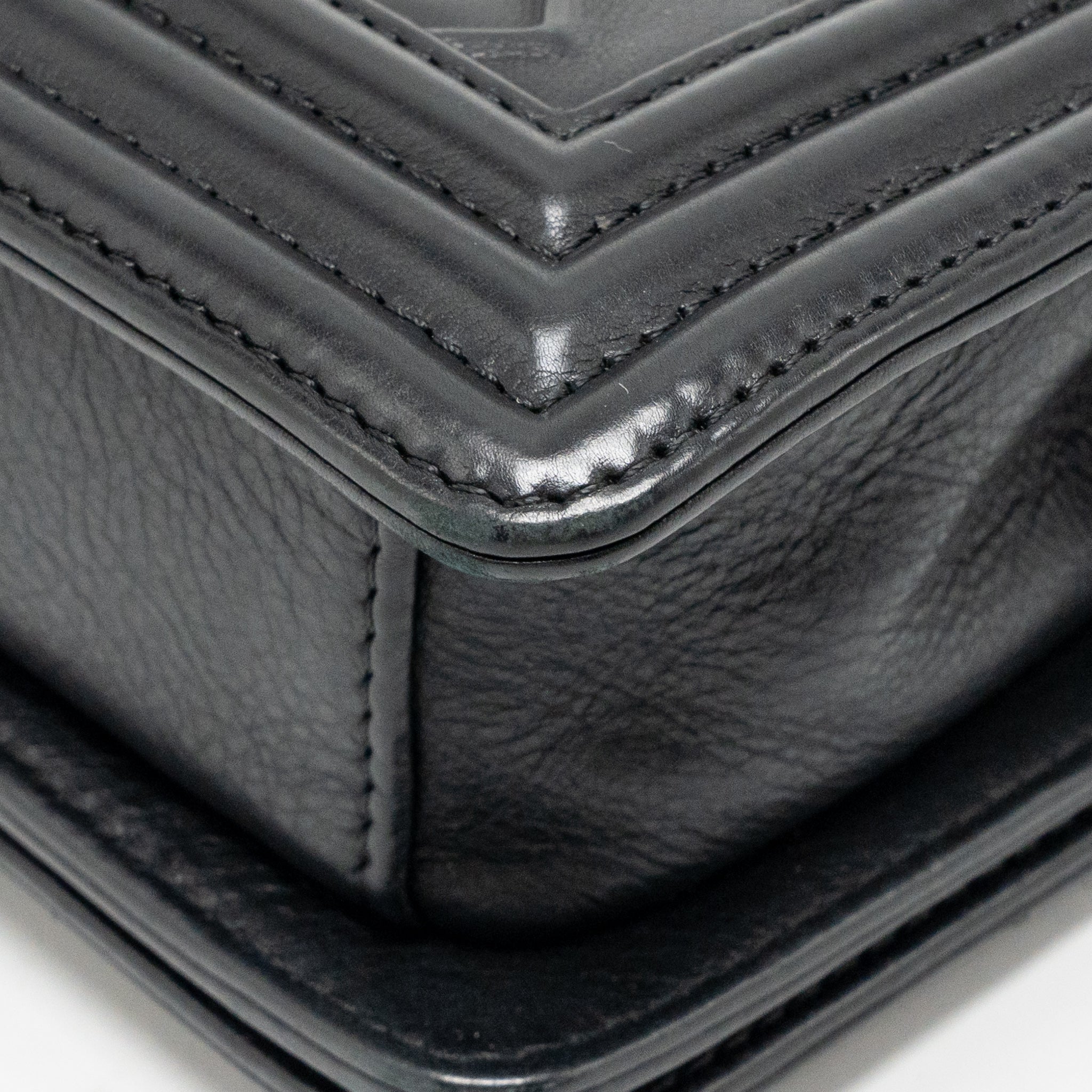 chanel-small-boy-bag-arabesque-calfskin-black-ruthenium-shw