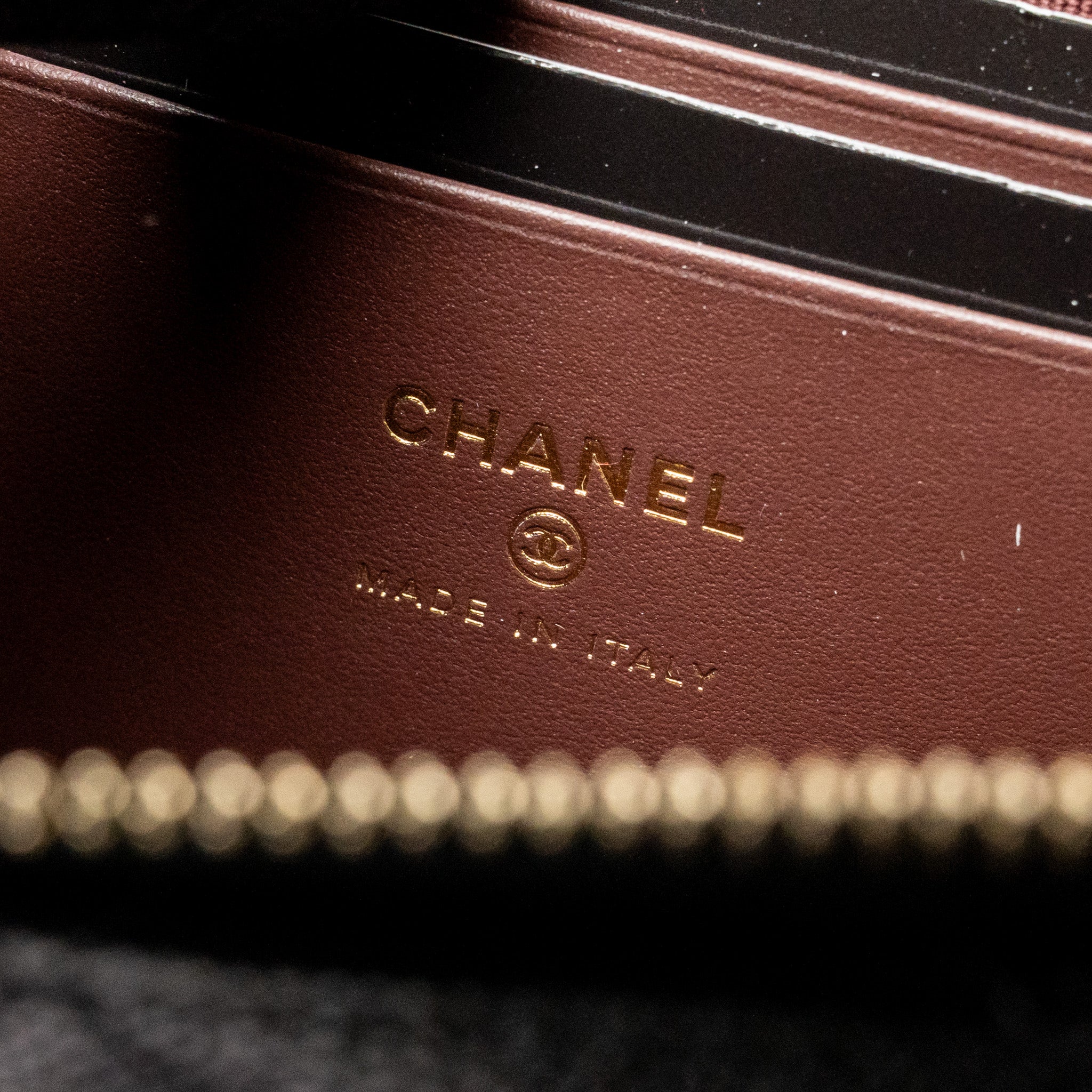 chanel-25p-cc-top-handle-vanity-bag-caviar-black-lghwmicrochip