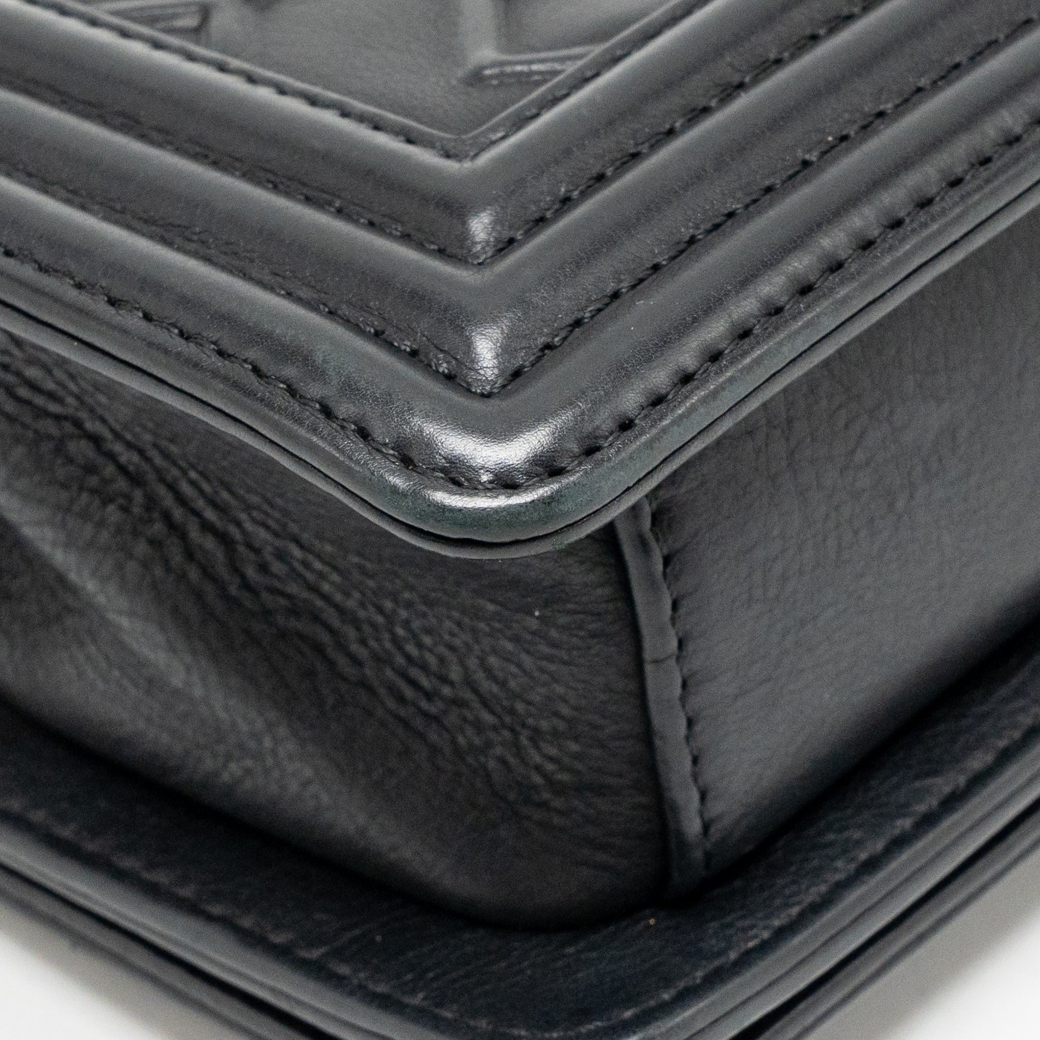 chanel-small-boy-bag-arabesque-calfskin-black-ruthenium-shw