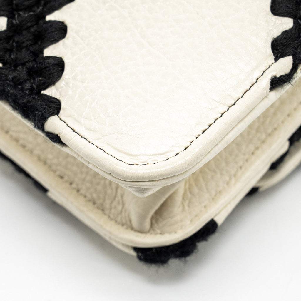 chanel-19-wallet-on-chain-fabric-calfskin-white-black-multicolour-hardware