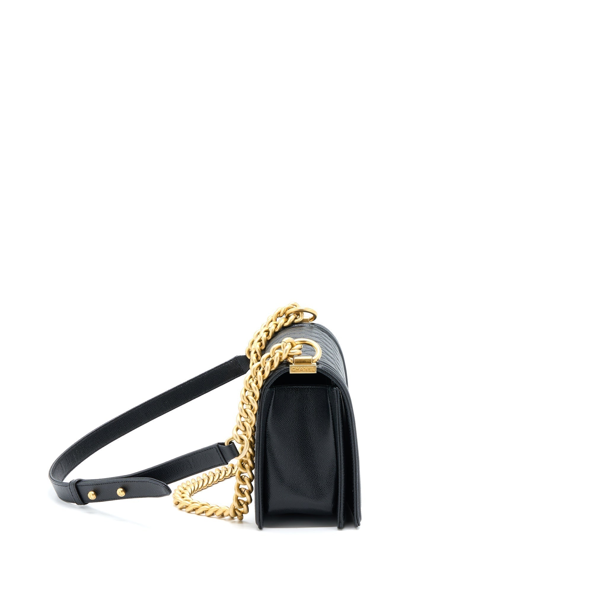 chanel-medium-boy-bag-caviar-black-ghw