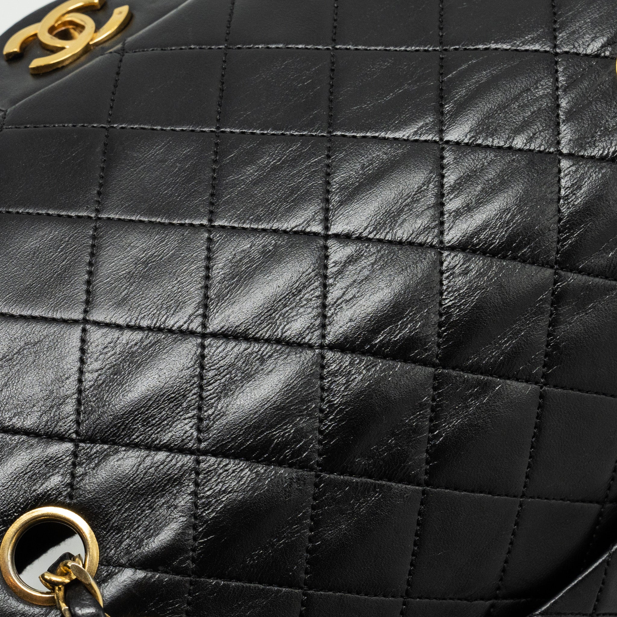 chanel-vintage-medium-classic-double-flap-bag-lambskin-black-ghw