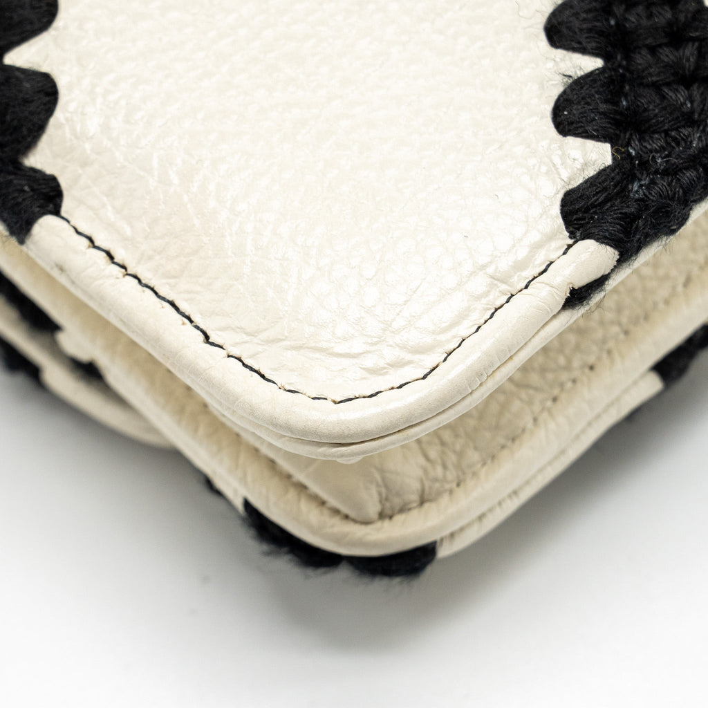chanel-19-wallet-on-chain-fabric-calfskin-white-black-multicolour-hardware