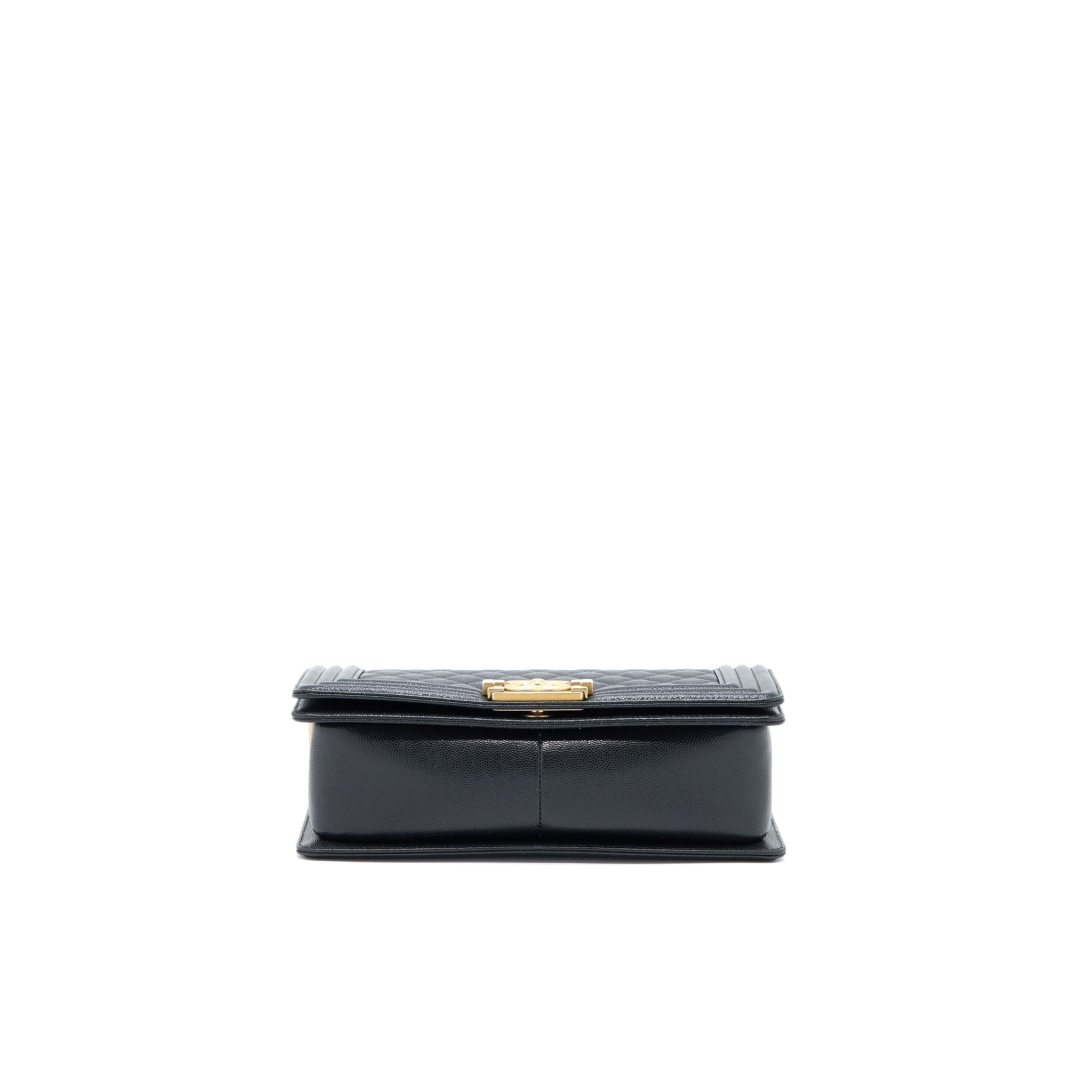 chanel-medium-boy-bag-caviar-black-ghw