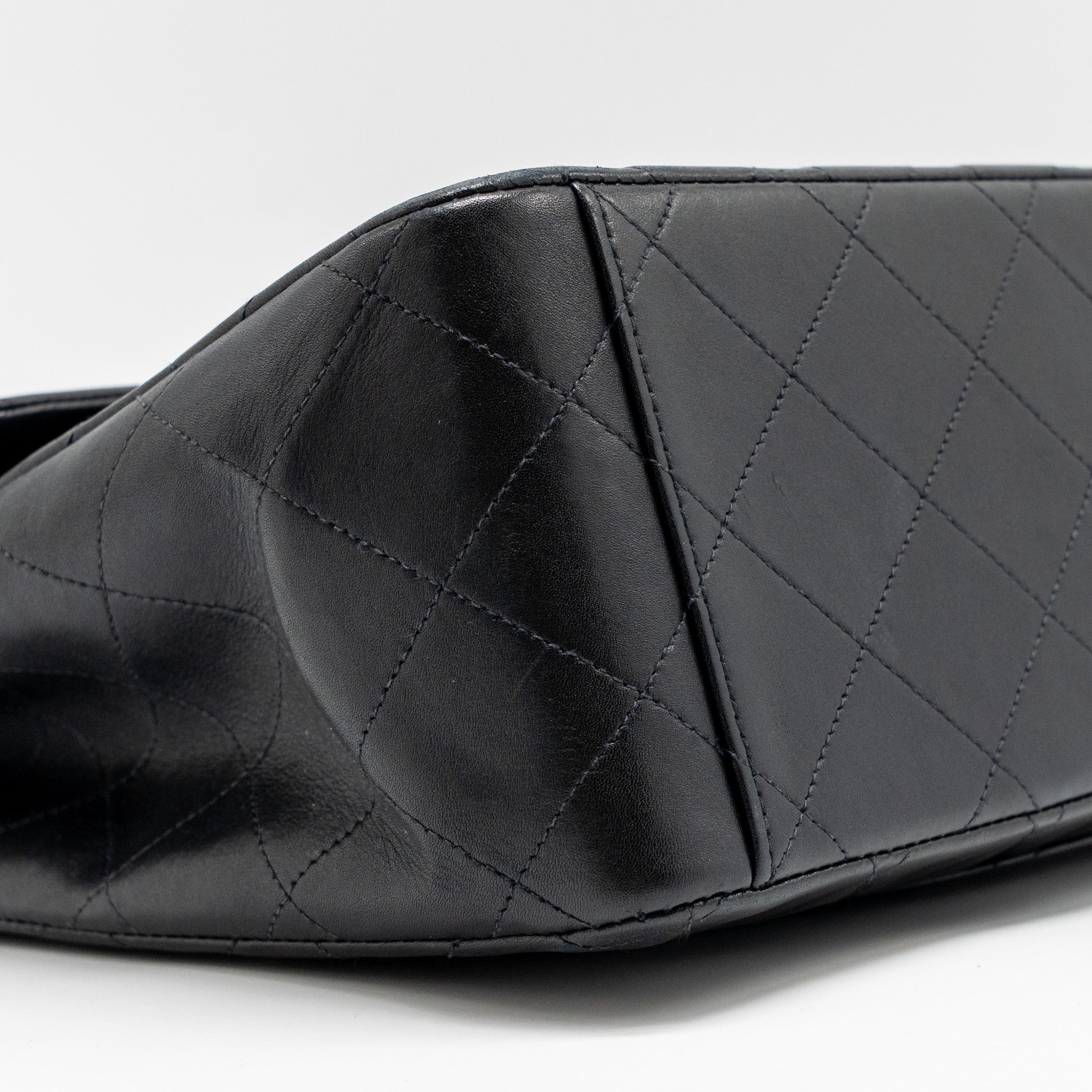 chanel-vintage-classic-flap-jumbo-bag-lambskin-black-ghw