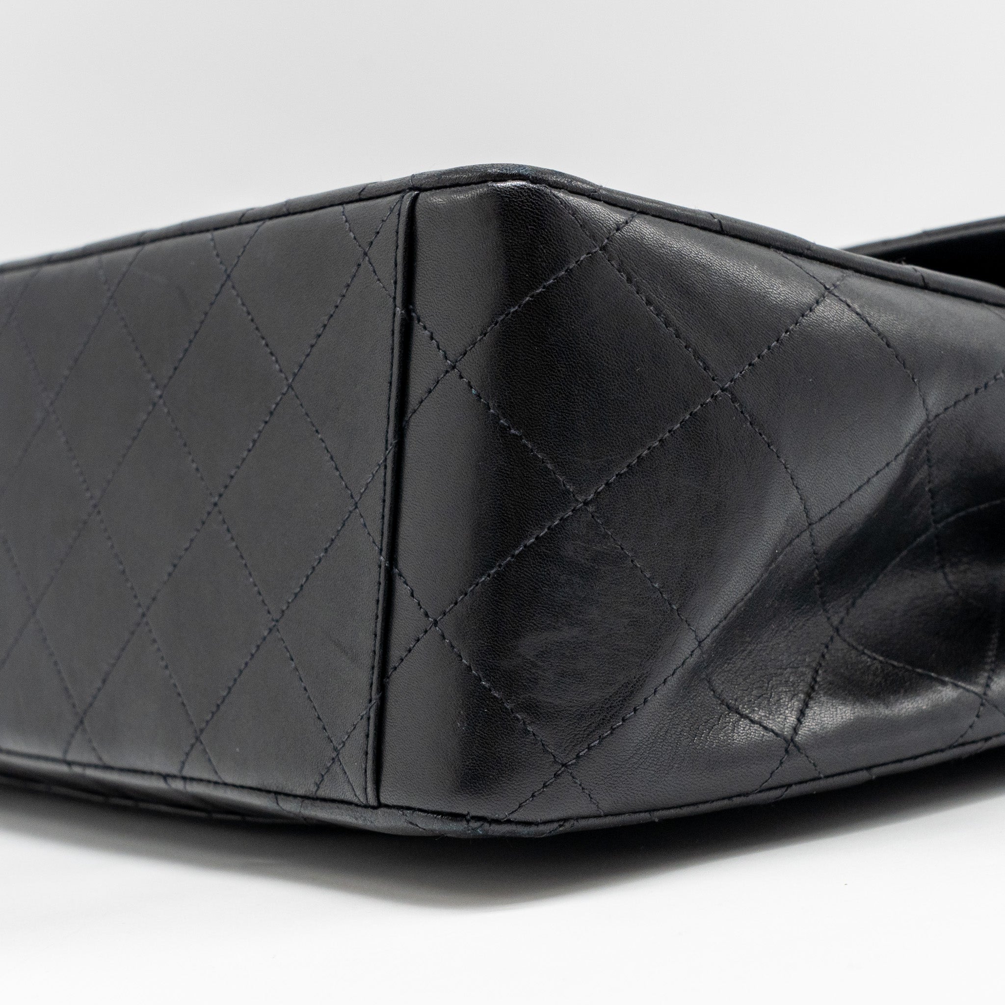 chanel-vintage-classic-flap-jumbo-bag-lambskin-black-ghw