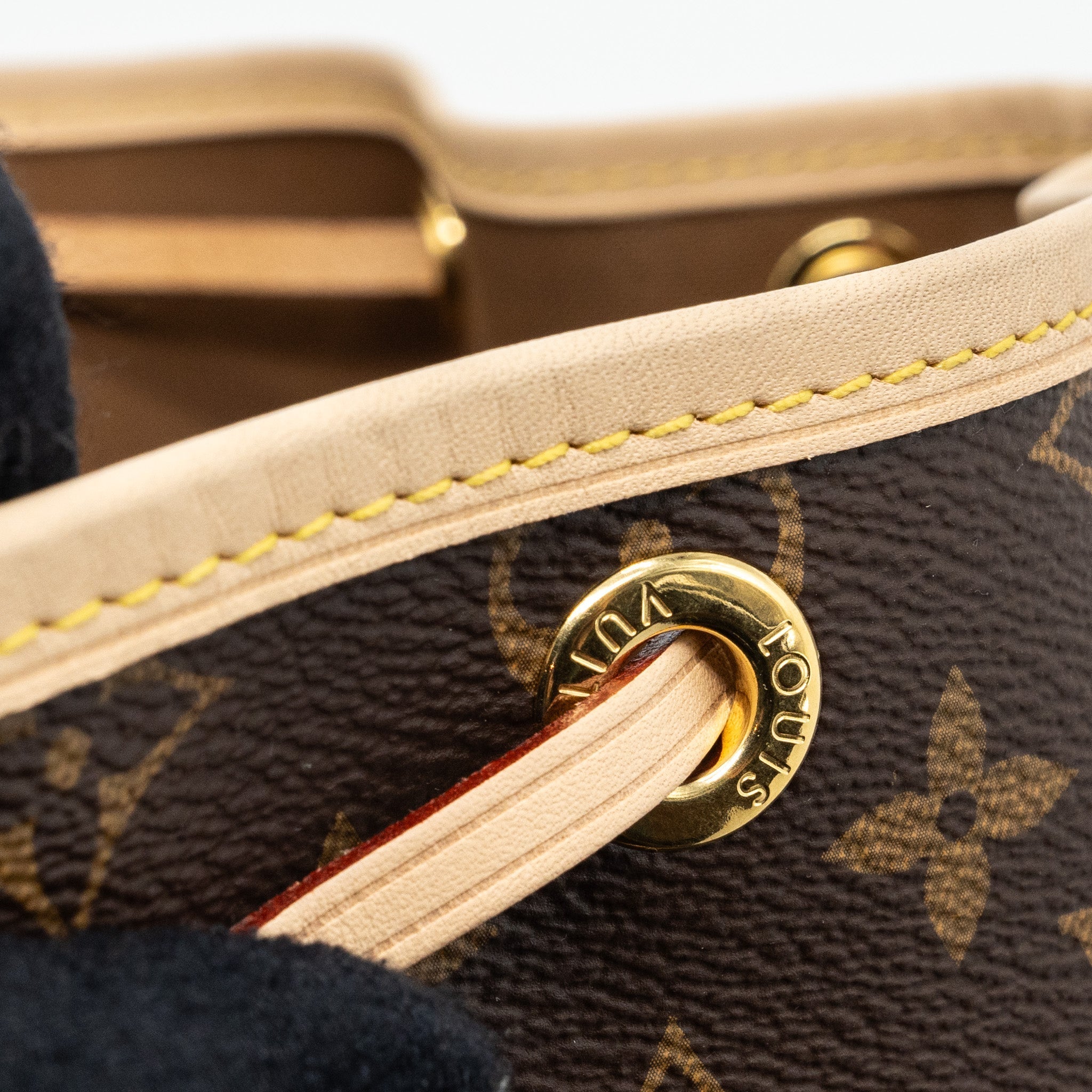 louis-vuitton-petit-noe-monogram-canvas-ghw-4