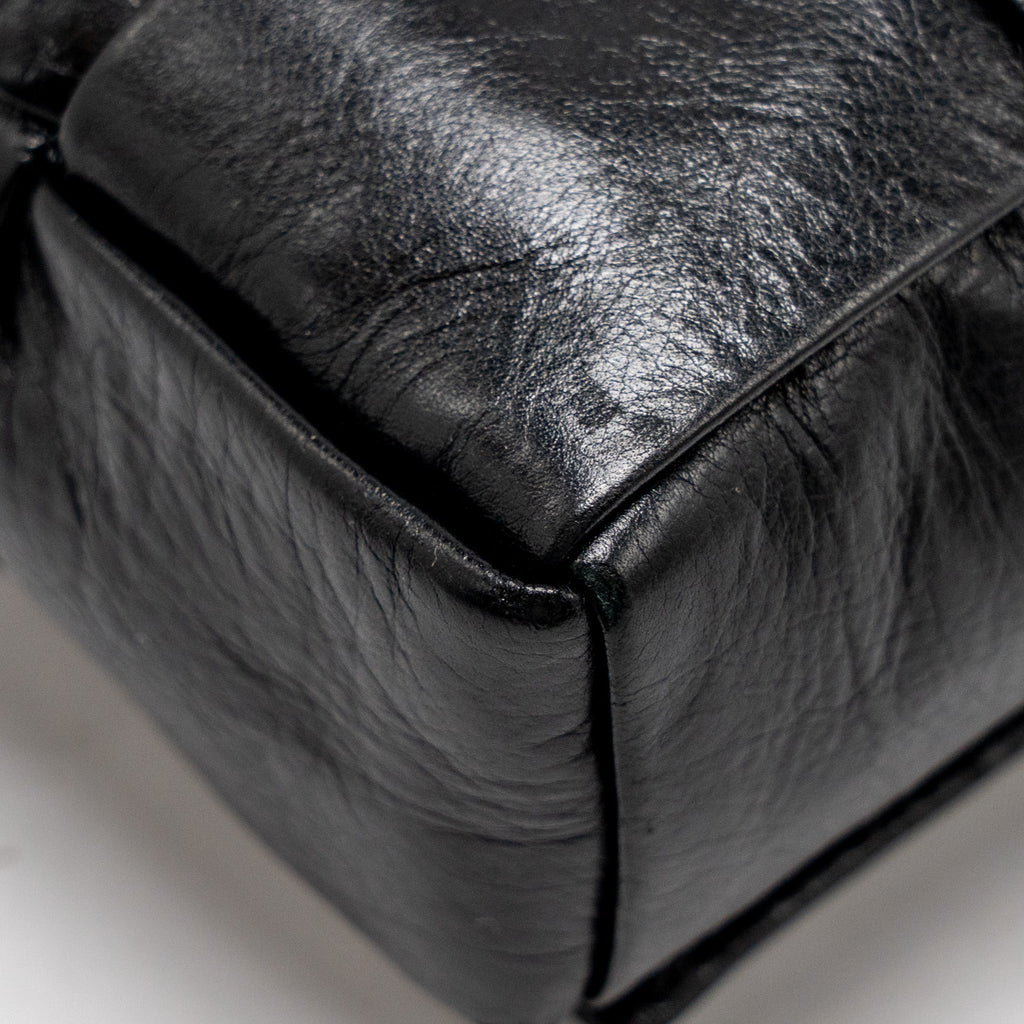 bottega-veneta-cassette-bag-aged-calfskin-black-shw-1