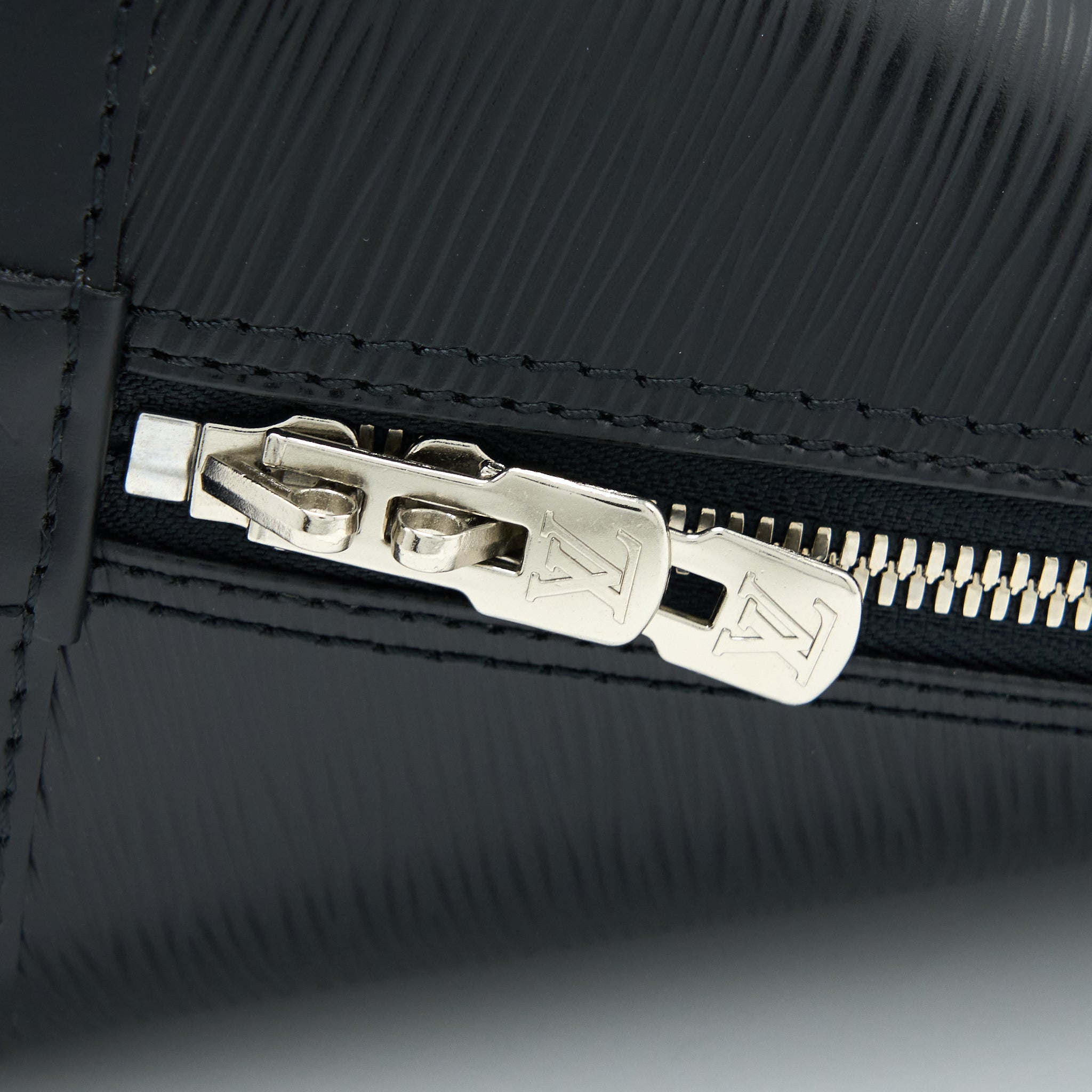 louis-vuitton-alma-pm-epi-black-shw