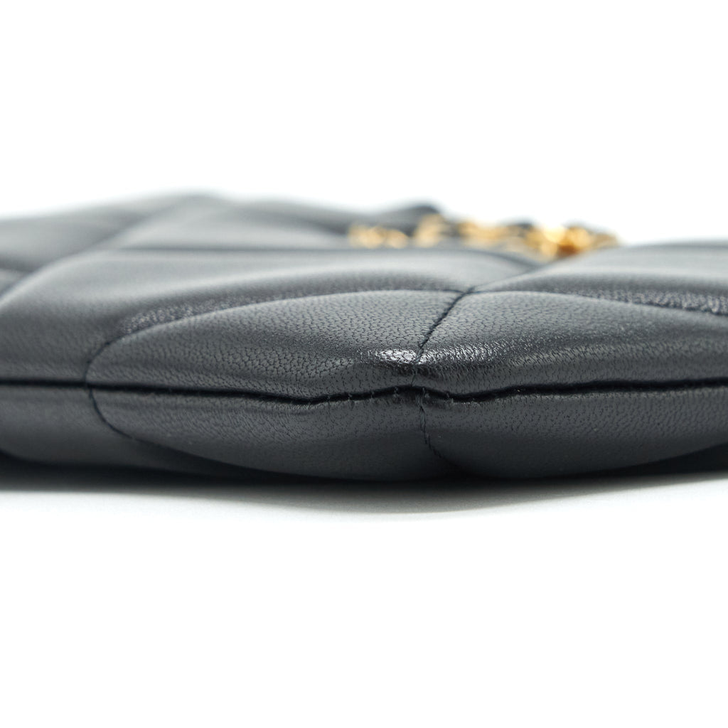 chanel-19-pouch-lambskin-black-ghw