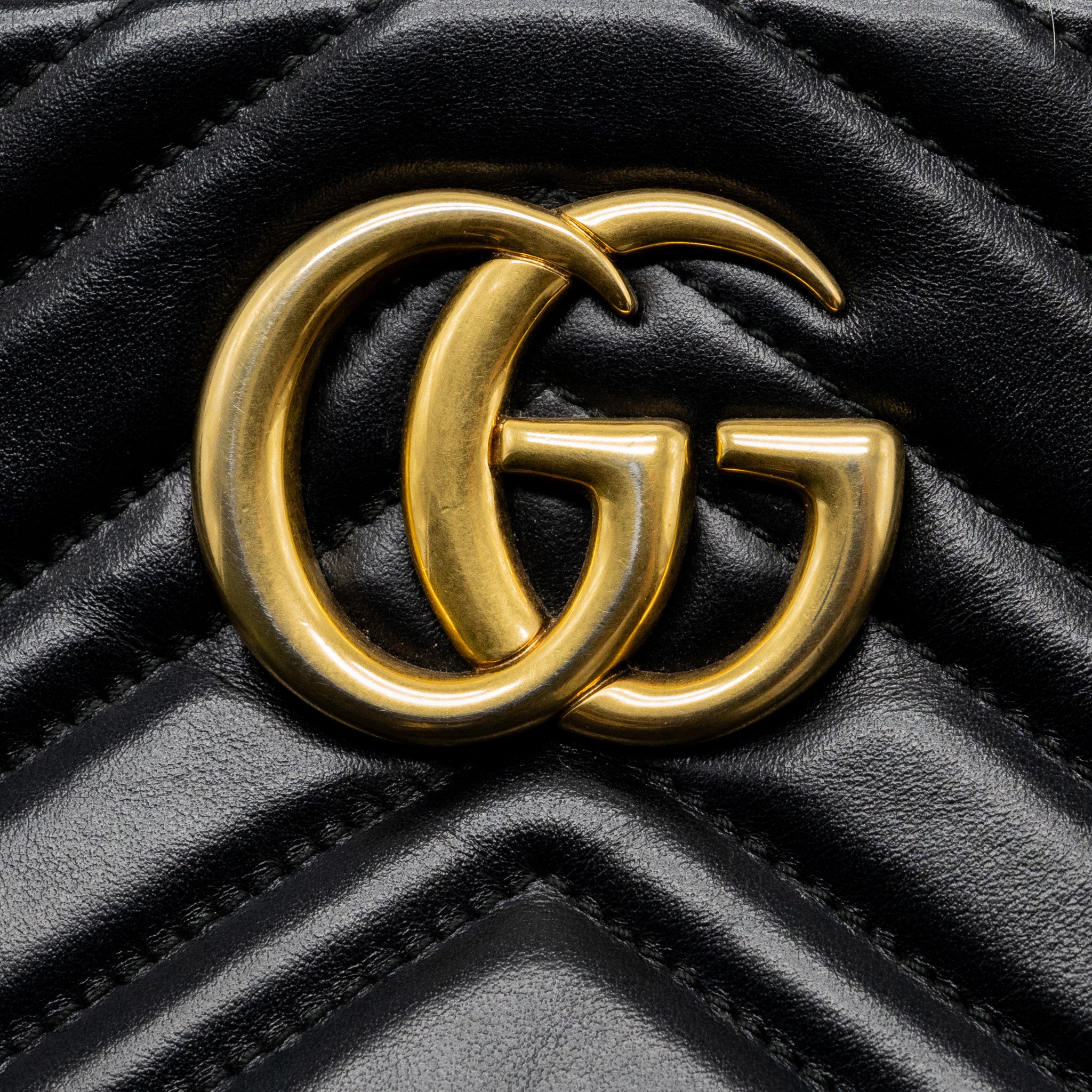 gucci-gg-marmont-small-matelasse-shoulder-bag-calfskin-black-ghw-1