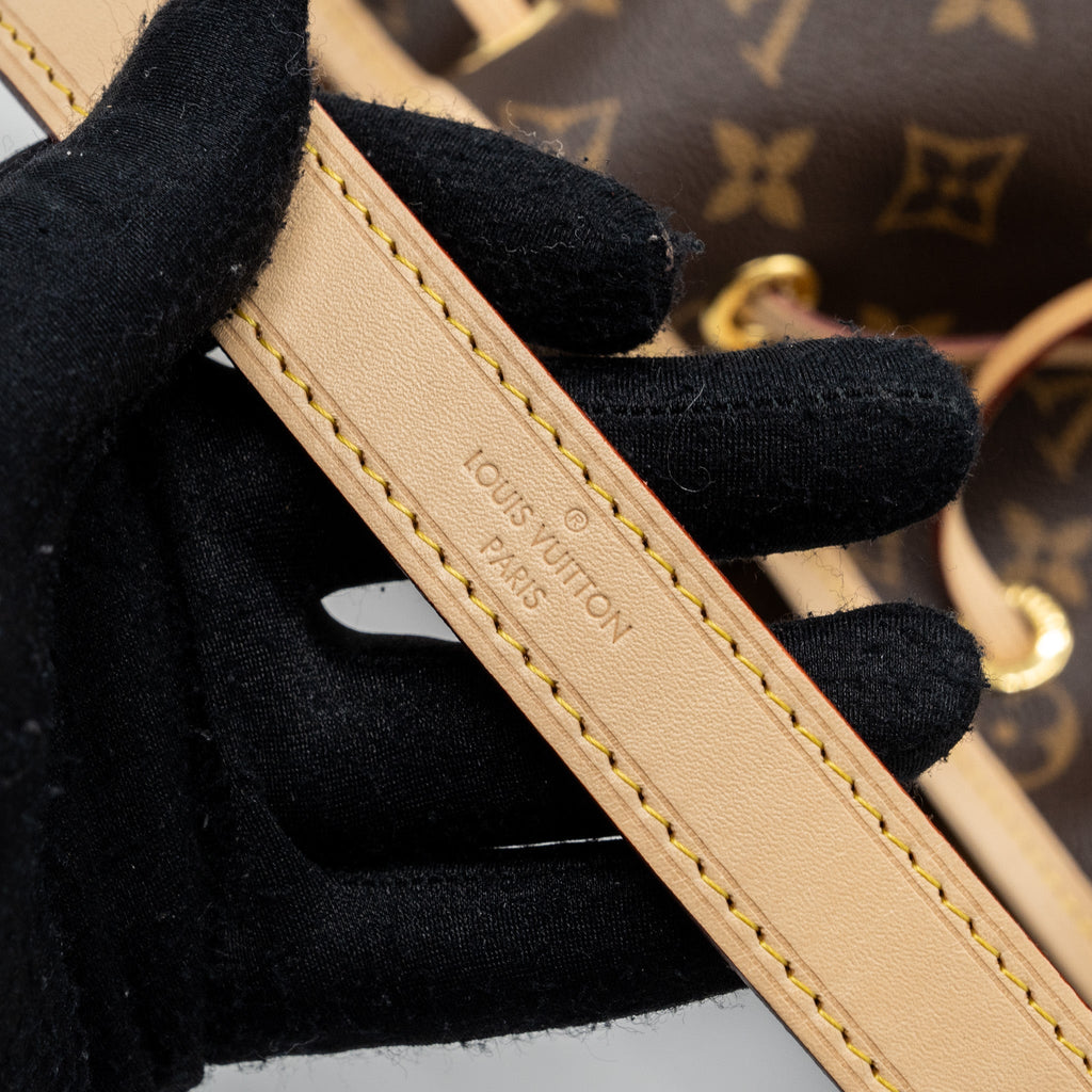 louis-vuitton-petit-noe-monogram-canvas-ghw-4